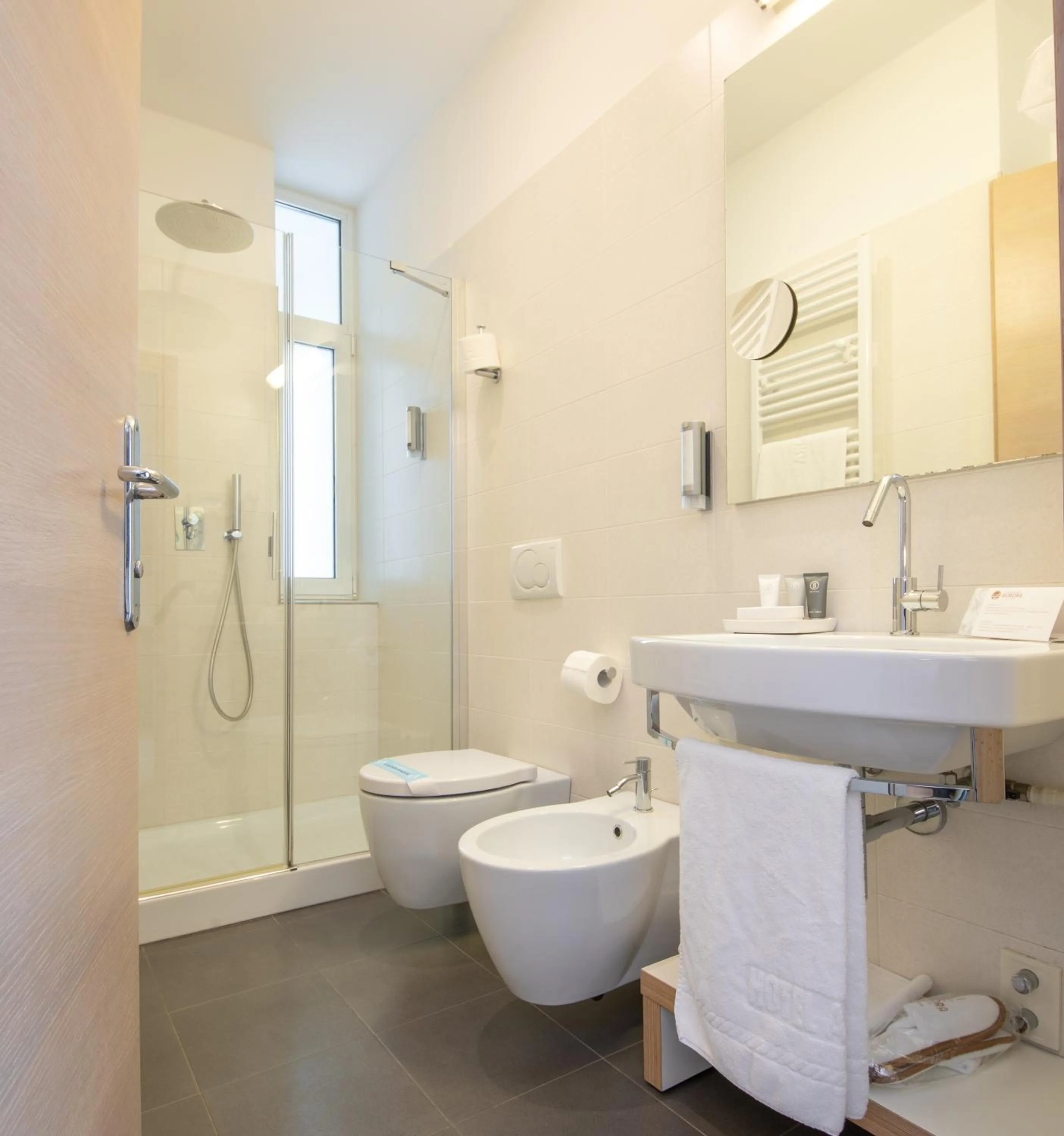 Shower in Hotel Aurora