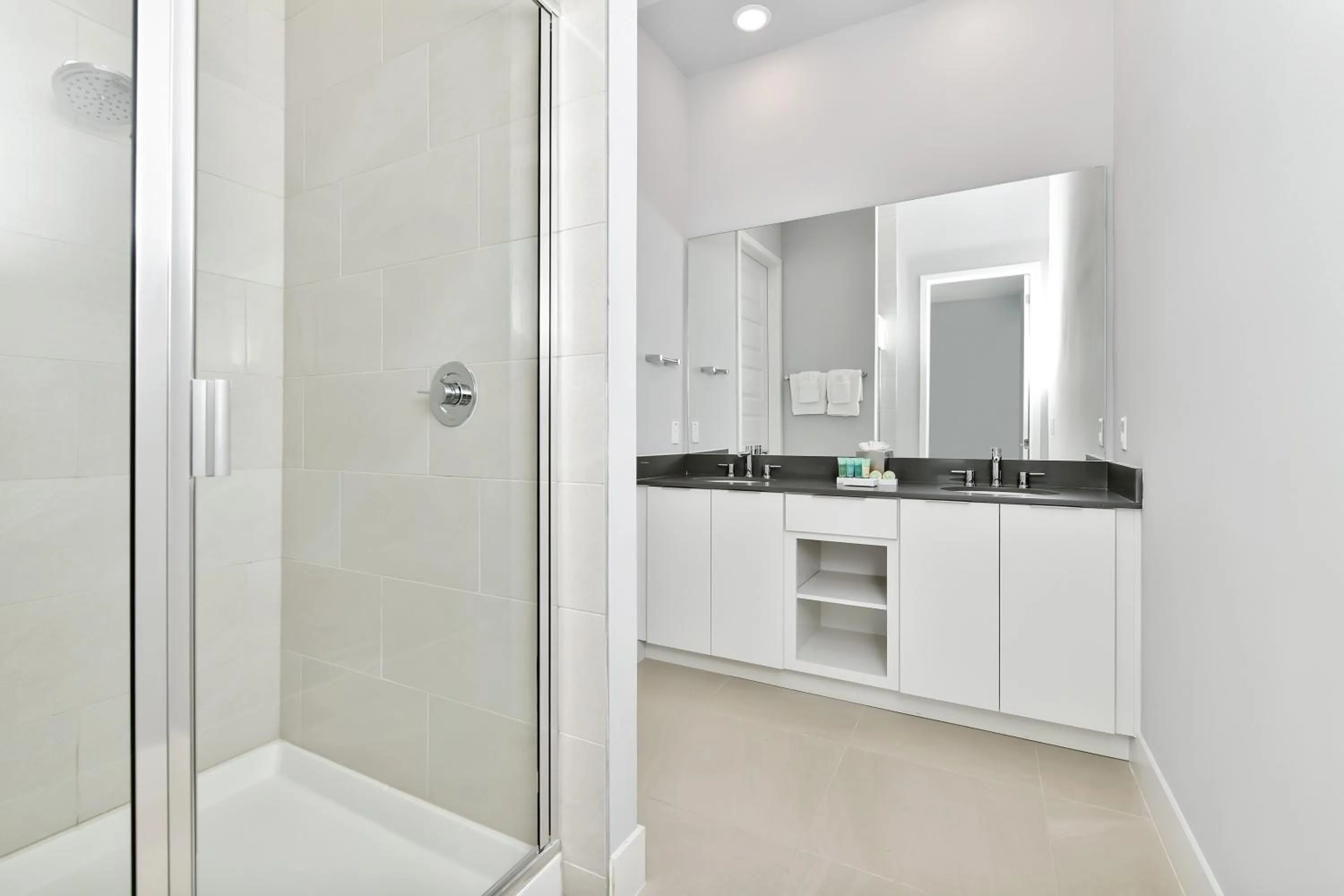 Bathroom in Spectrum Resort Villas Orlando and Waterparks