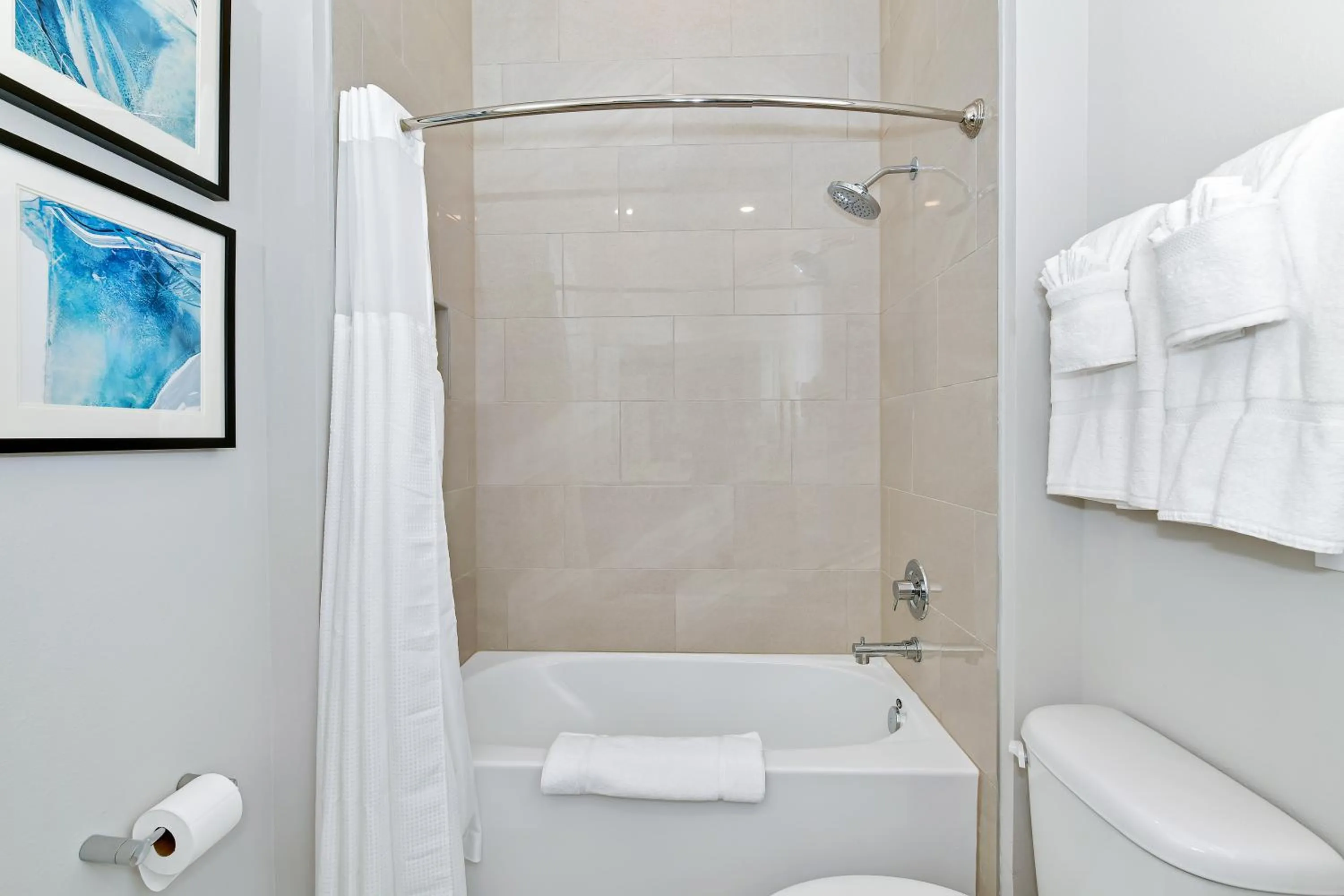 Bathroom in Spectrum Resort Villas Orlando and Waterparks