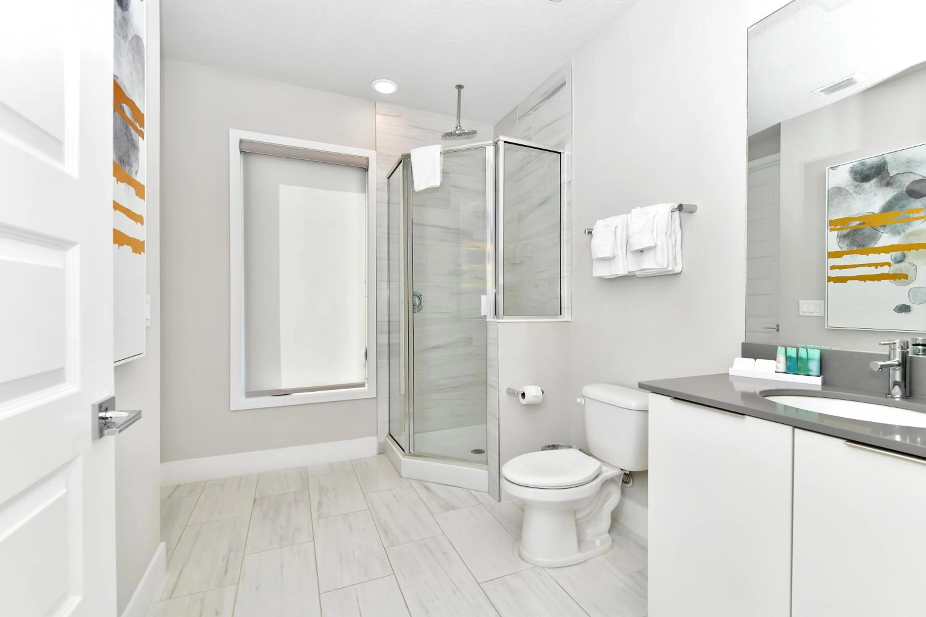 Bathroom in Spectrum Resort Villas Orlando and Waterparks