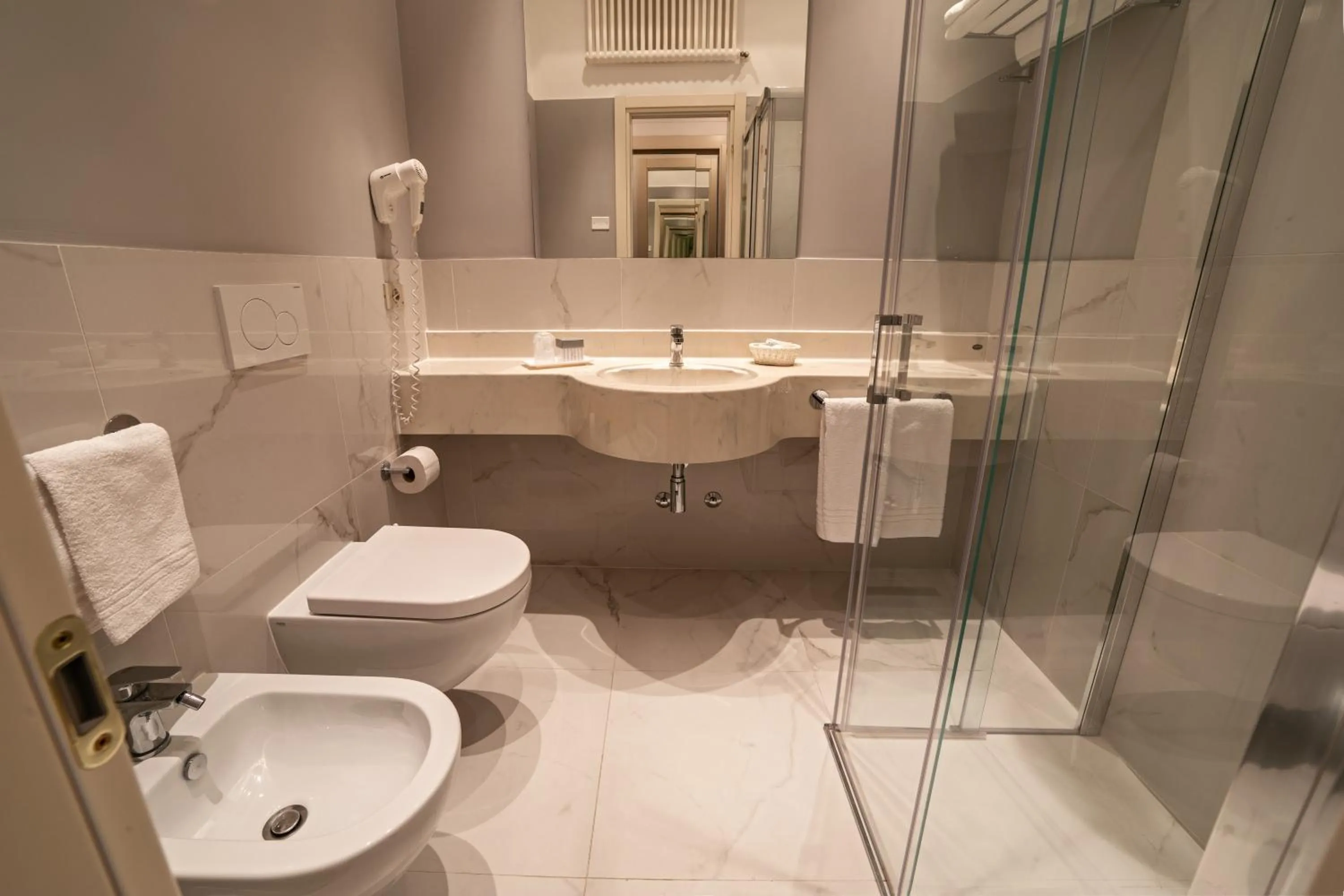 Shower in Hotel Negresco