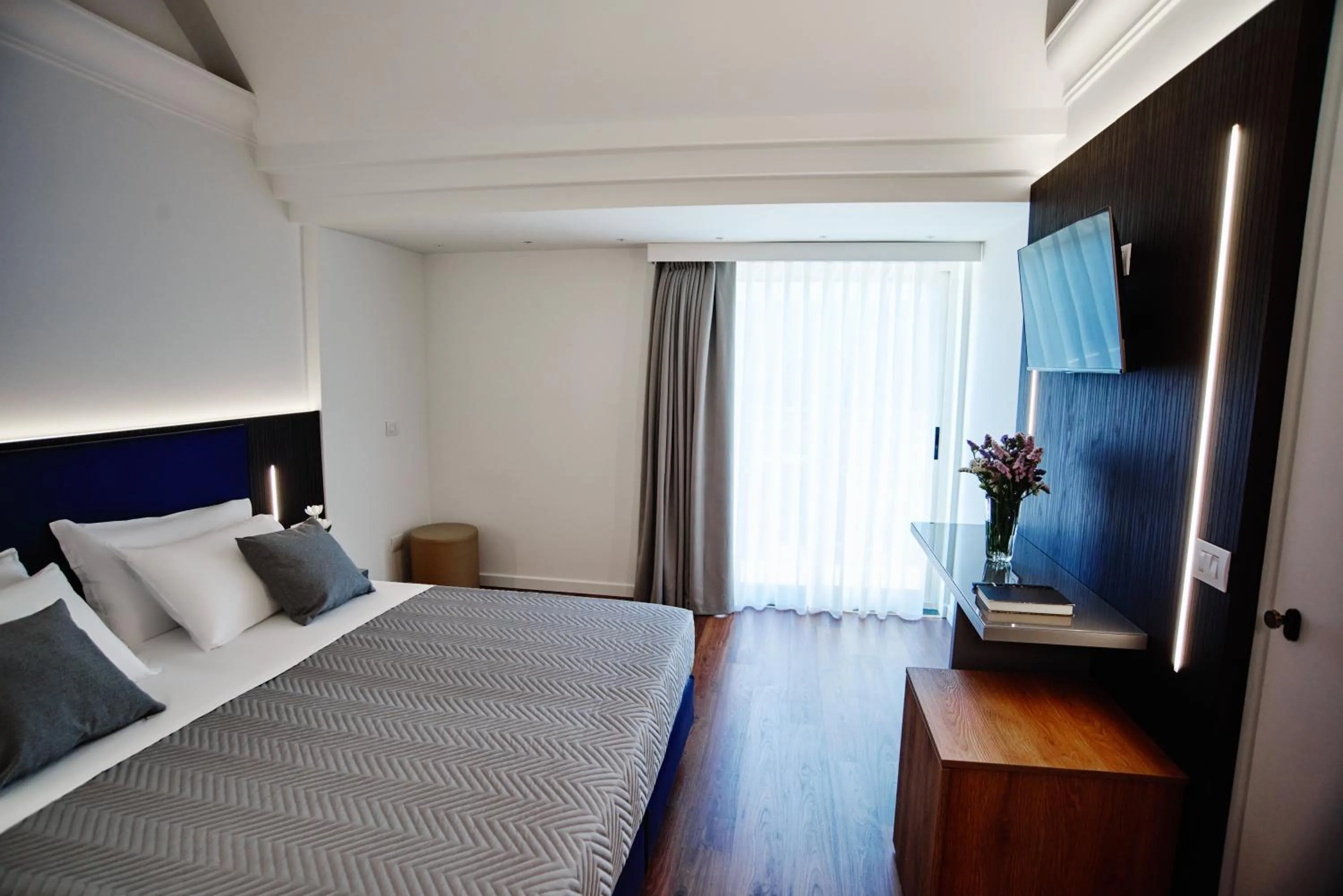 Photo of the whole room in Hotel Negresco