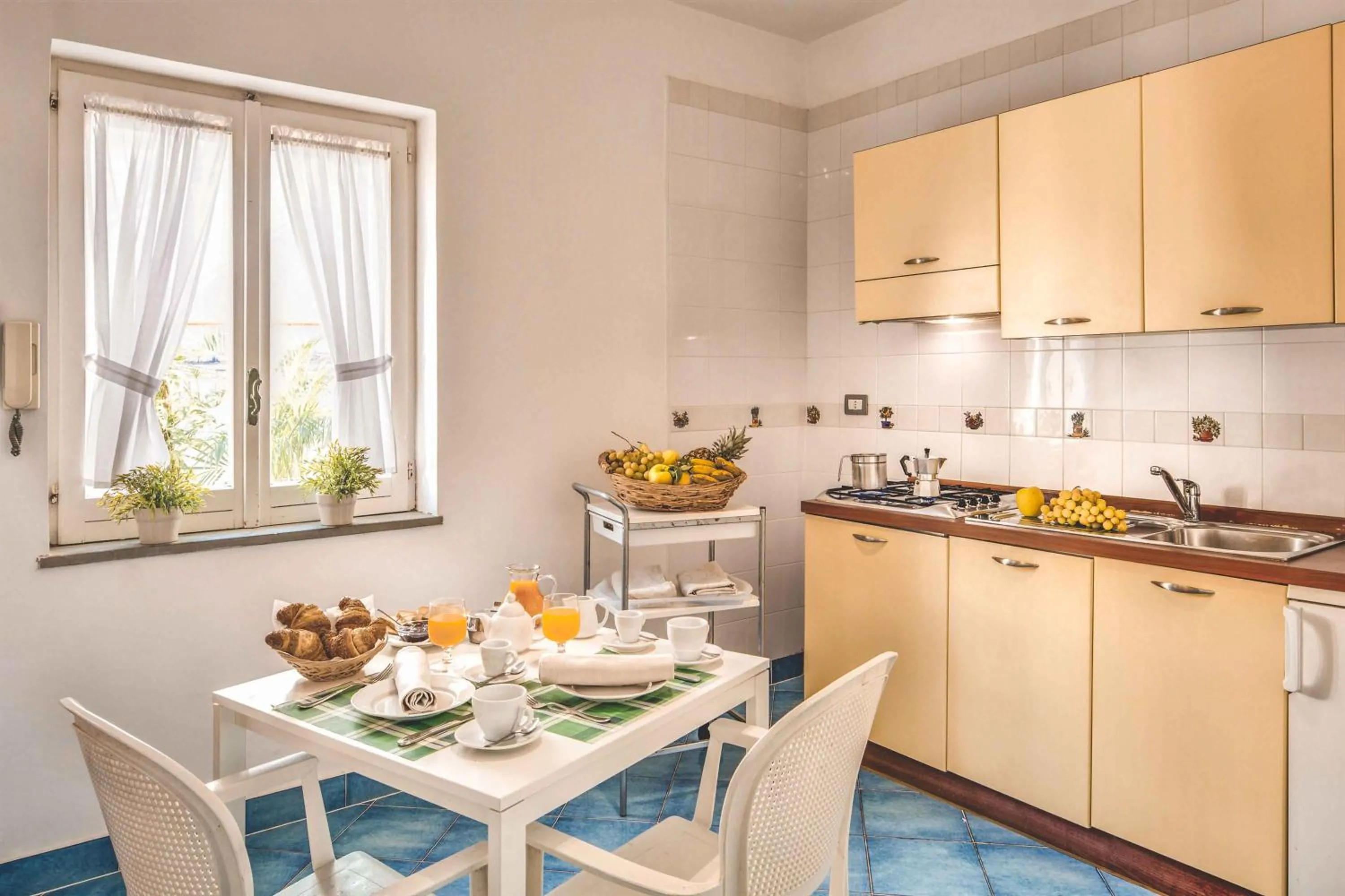 kitchen in Gocce Di Capri Resort