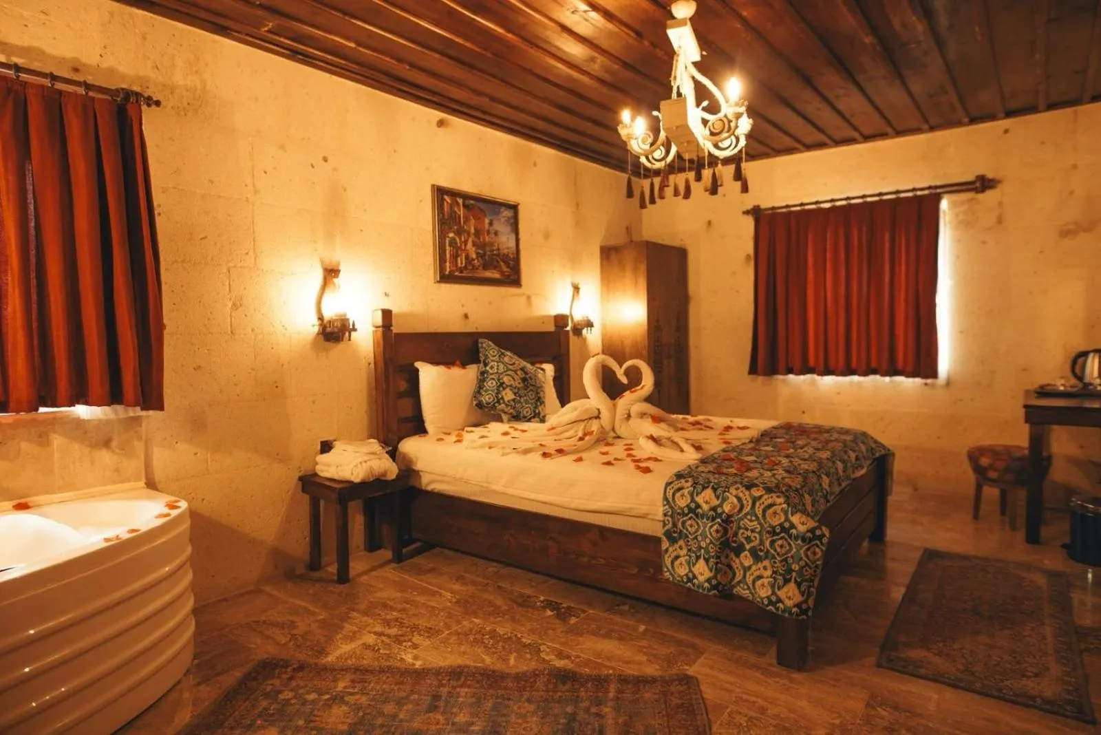 Photo of the whole room, Bed in Tale Cave İnn