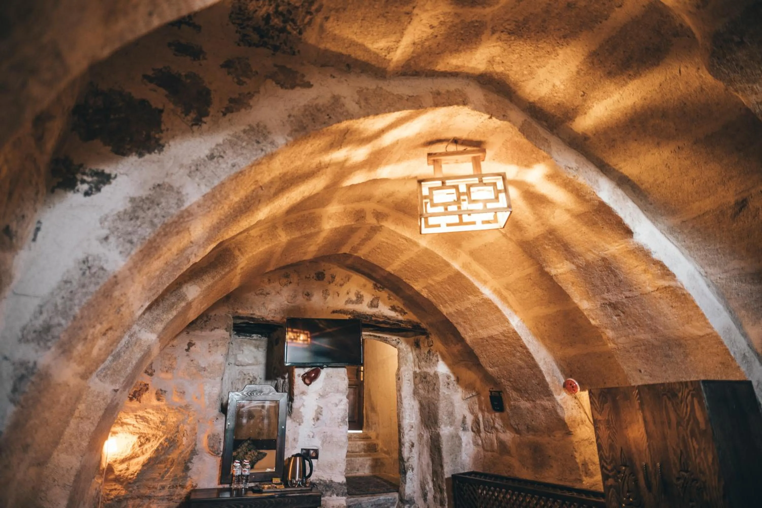 Landmark view in Tale Cave İnn