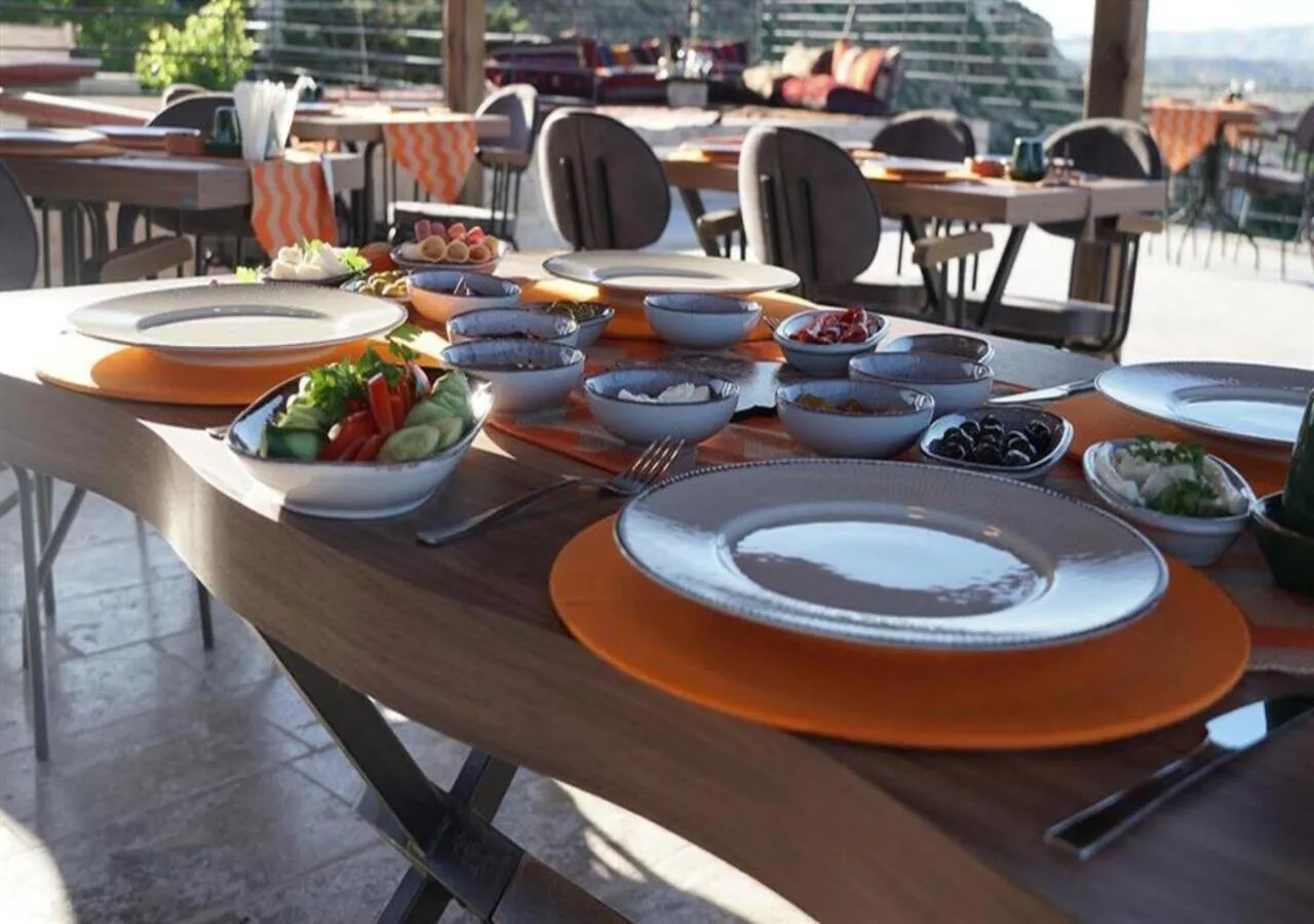 Breakfast in Tale Cave İnn