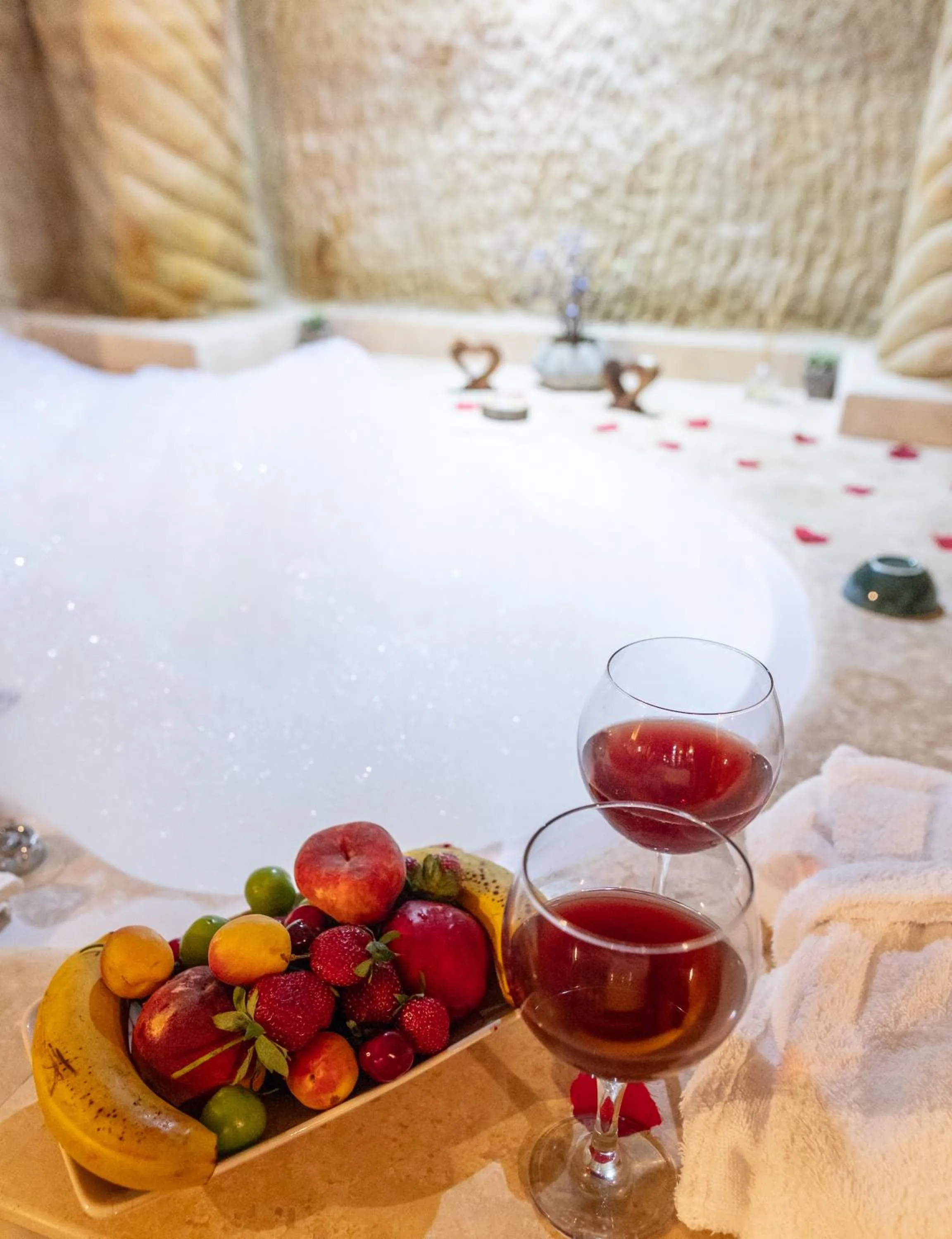 Bedroom in Tale Cave İnn