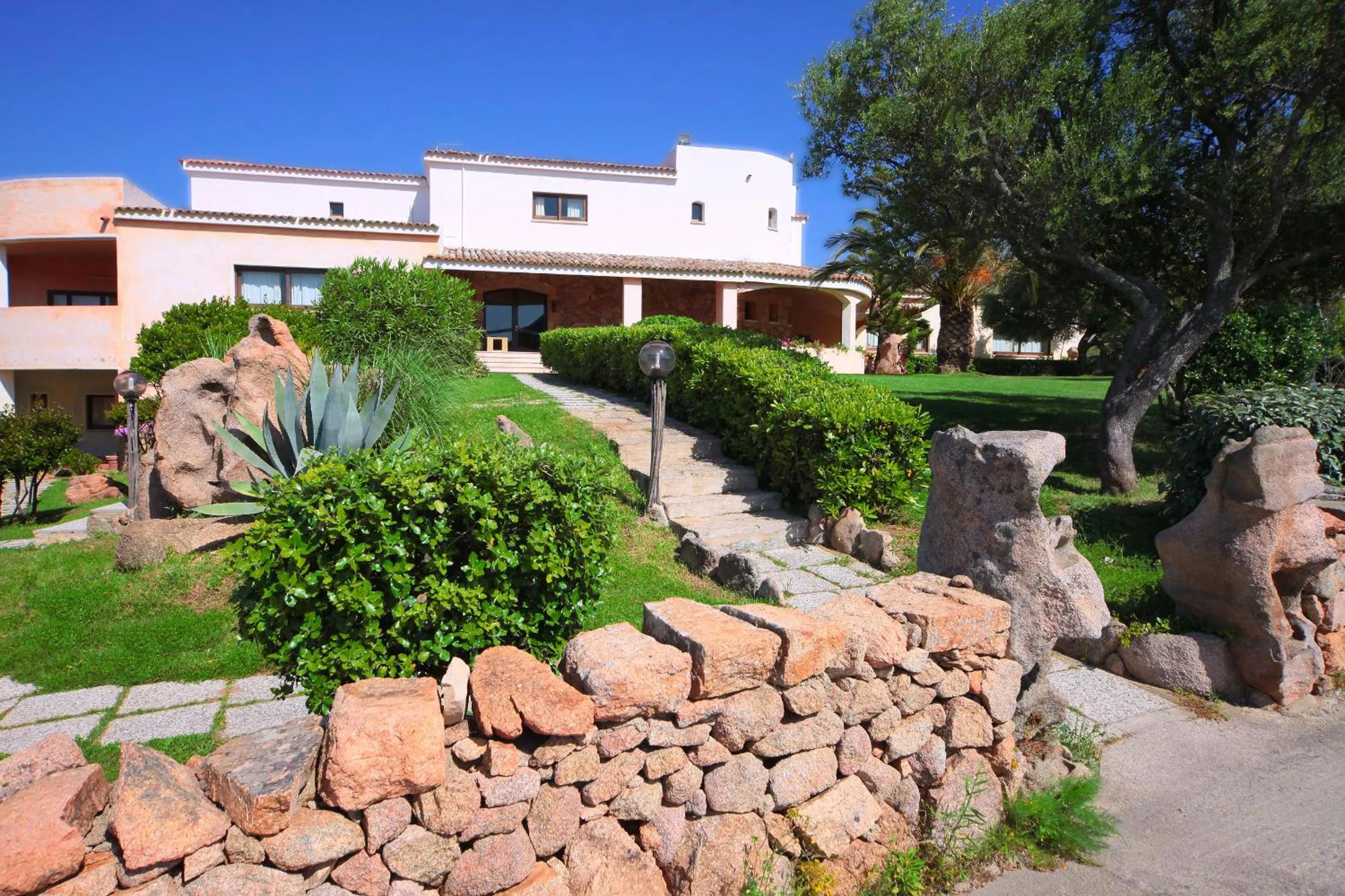 Property building in Hotel Micalosu