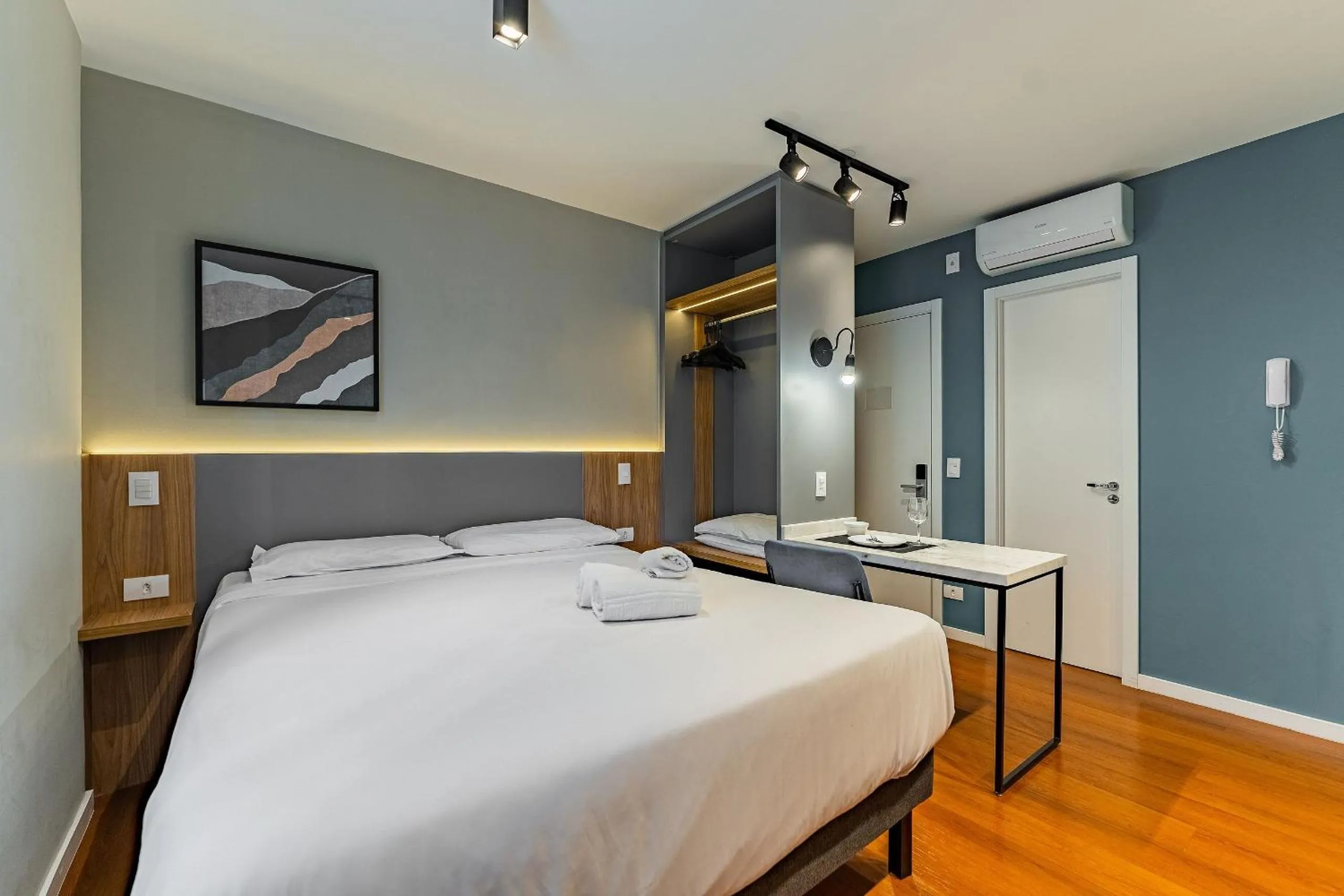 Photo of the whole room in Xtay Princess Curitiba