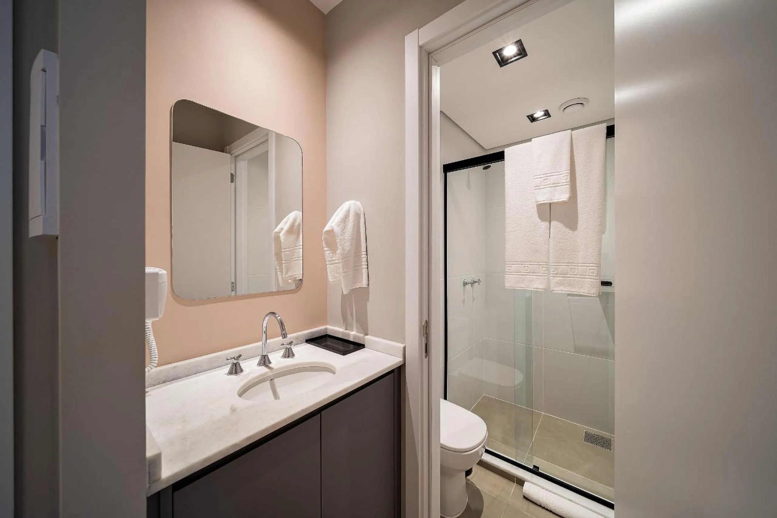 Toilet in Xtay Princess Curitiba