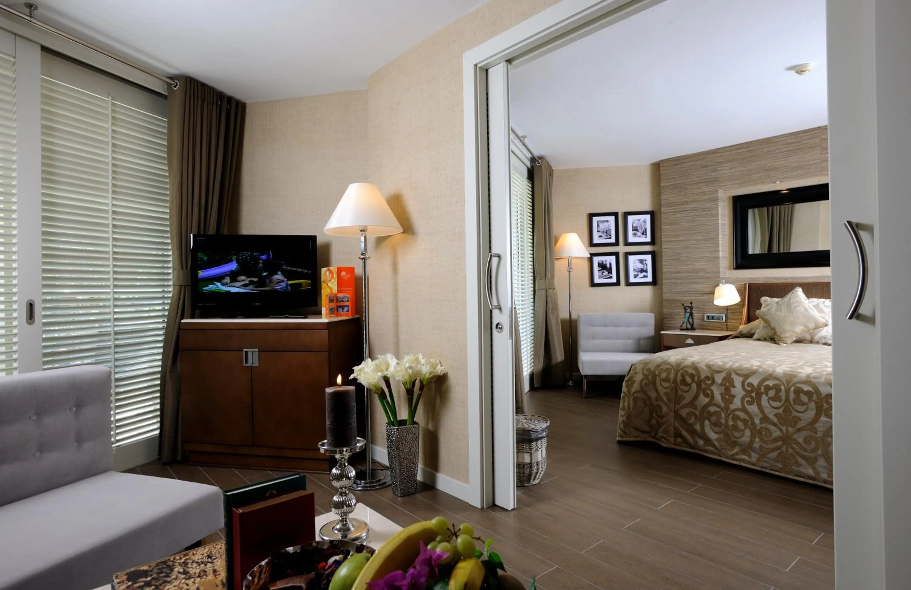 Living room, Bed in Elegance Hotels International Marmaris