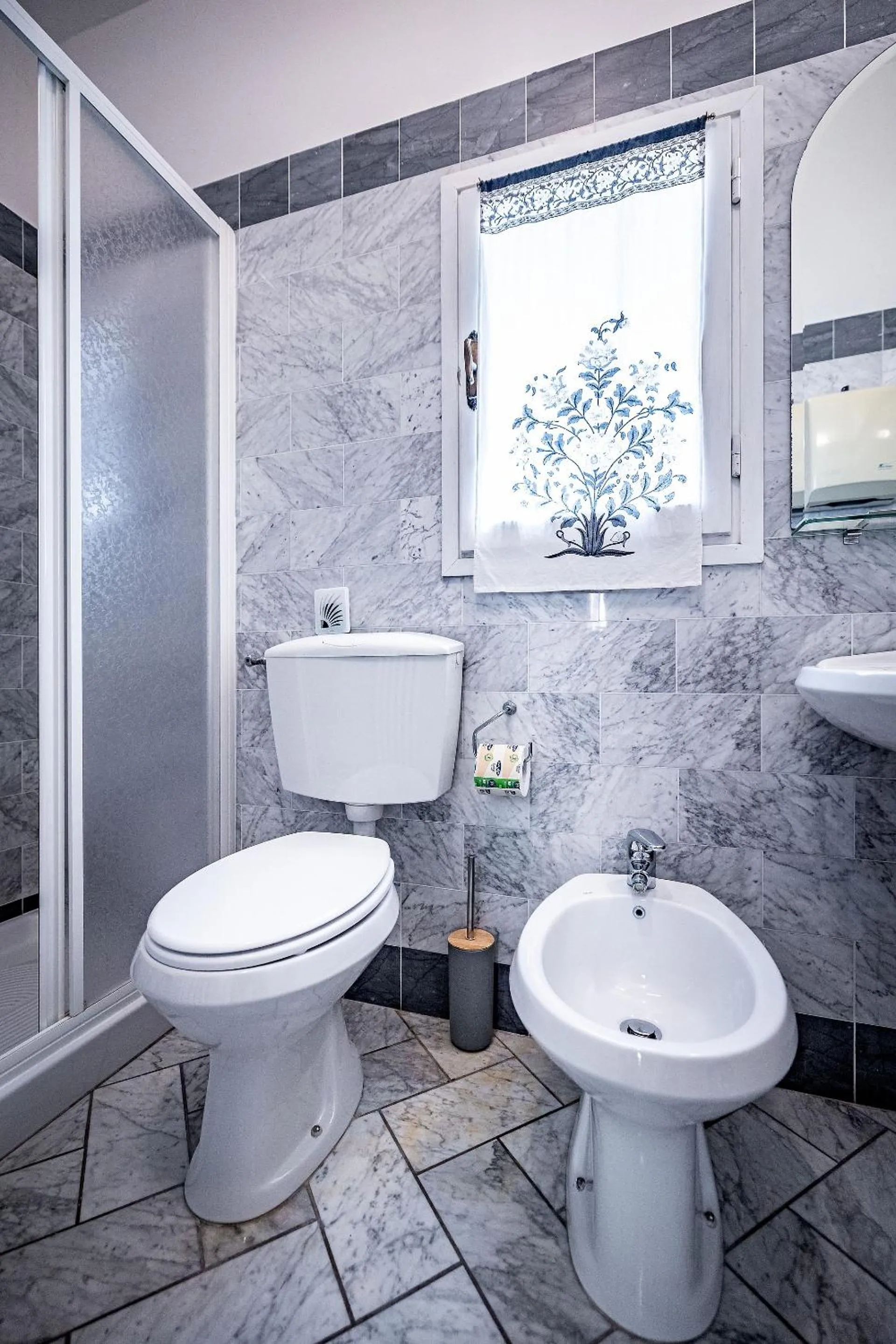 Bathroom in Bellevue House Affittacamere