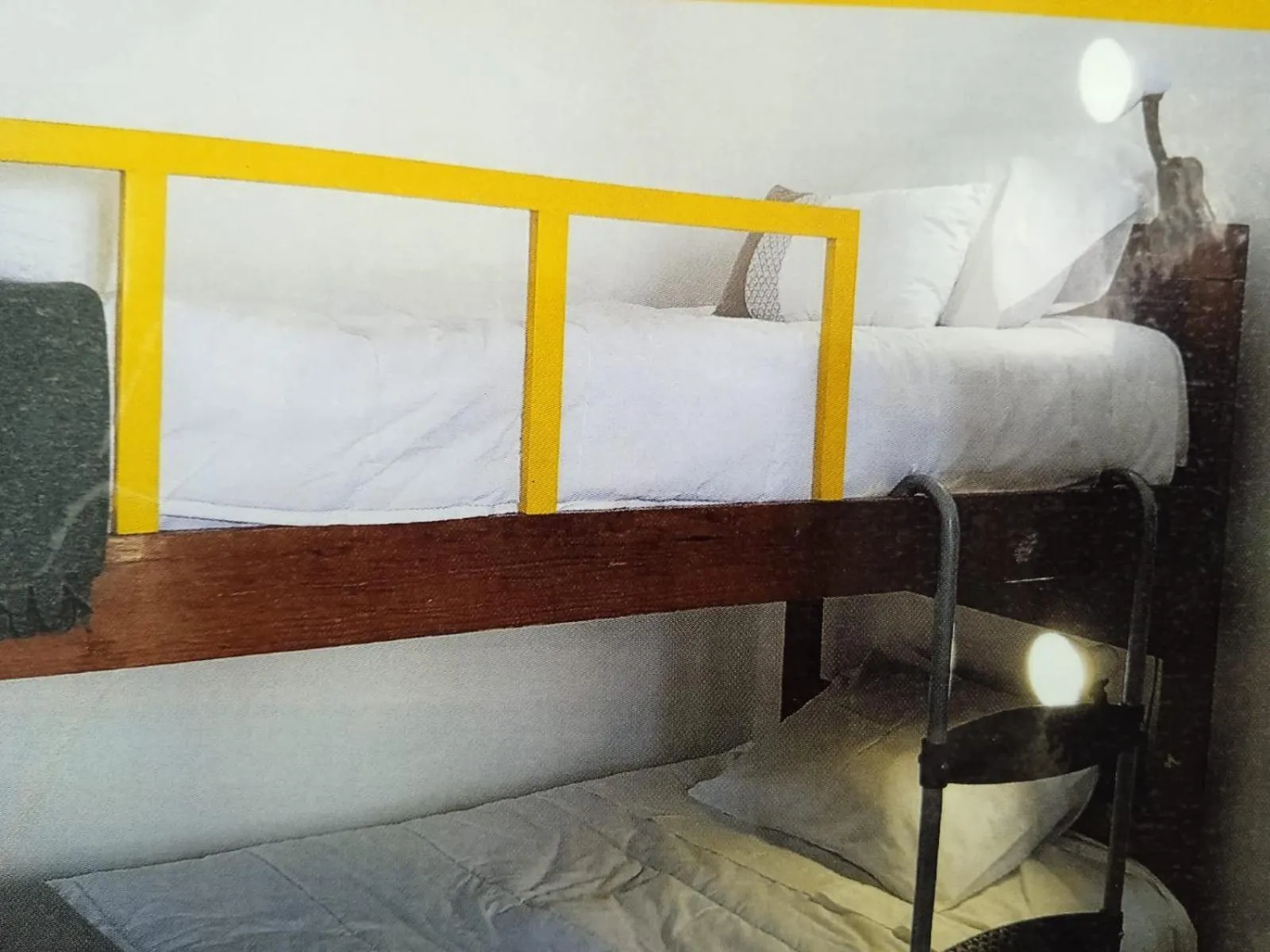 bunk bed in Kais do Sol