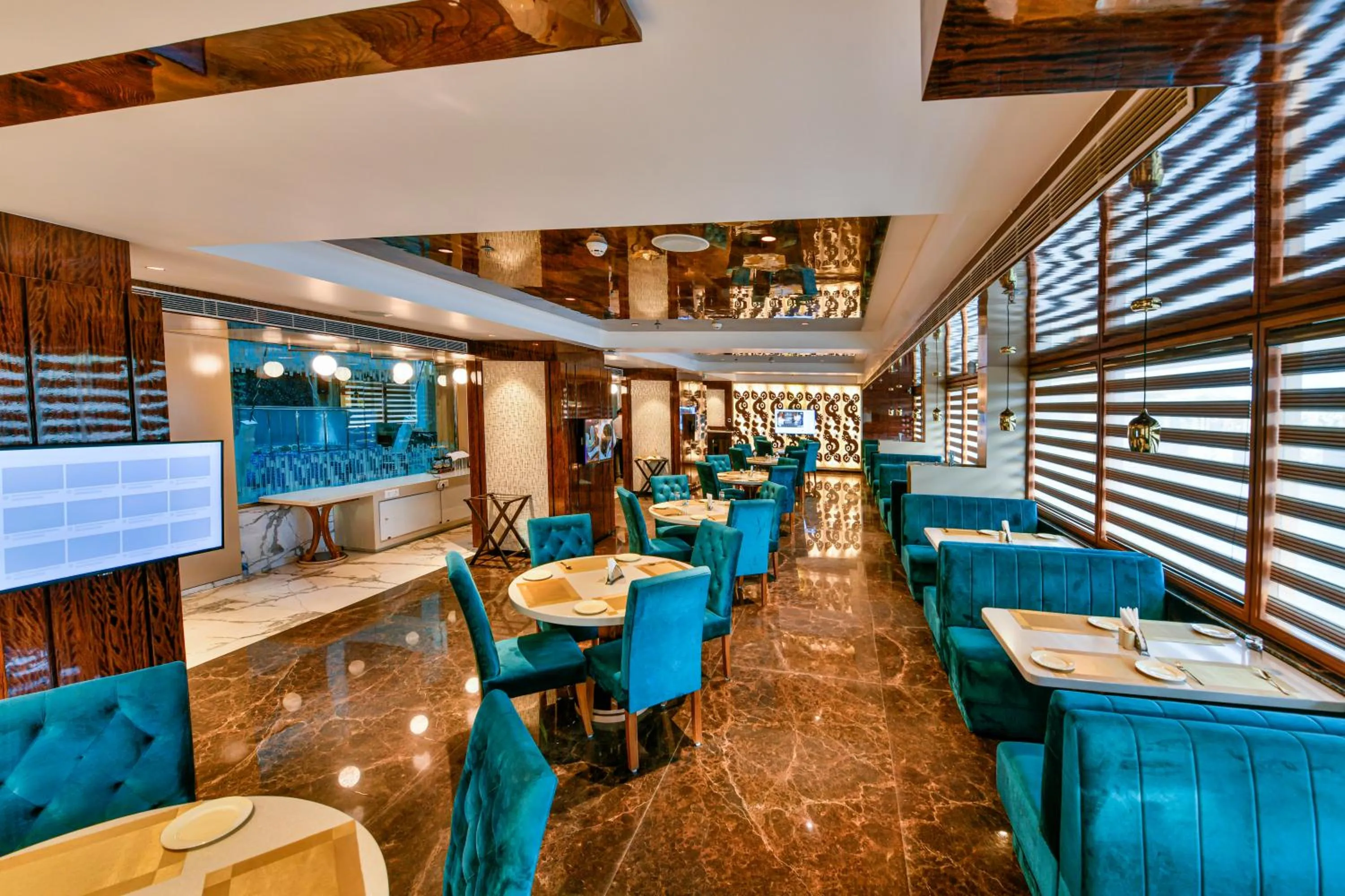 Restaurant/places to eat in Hotel RJ