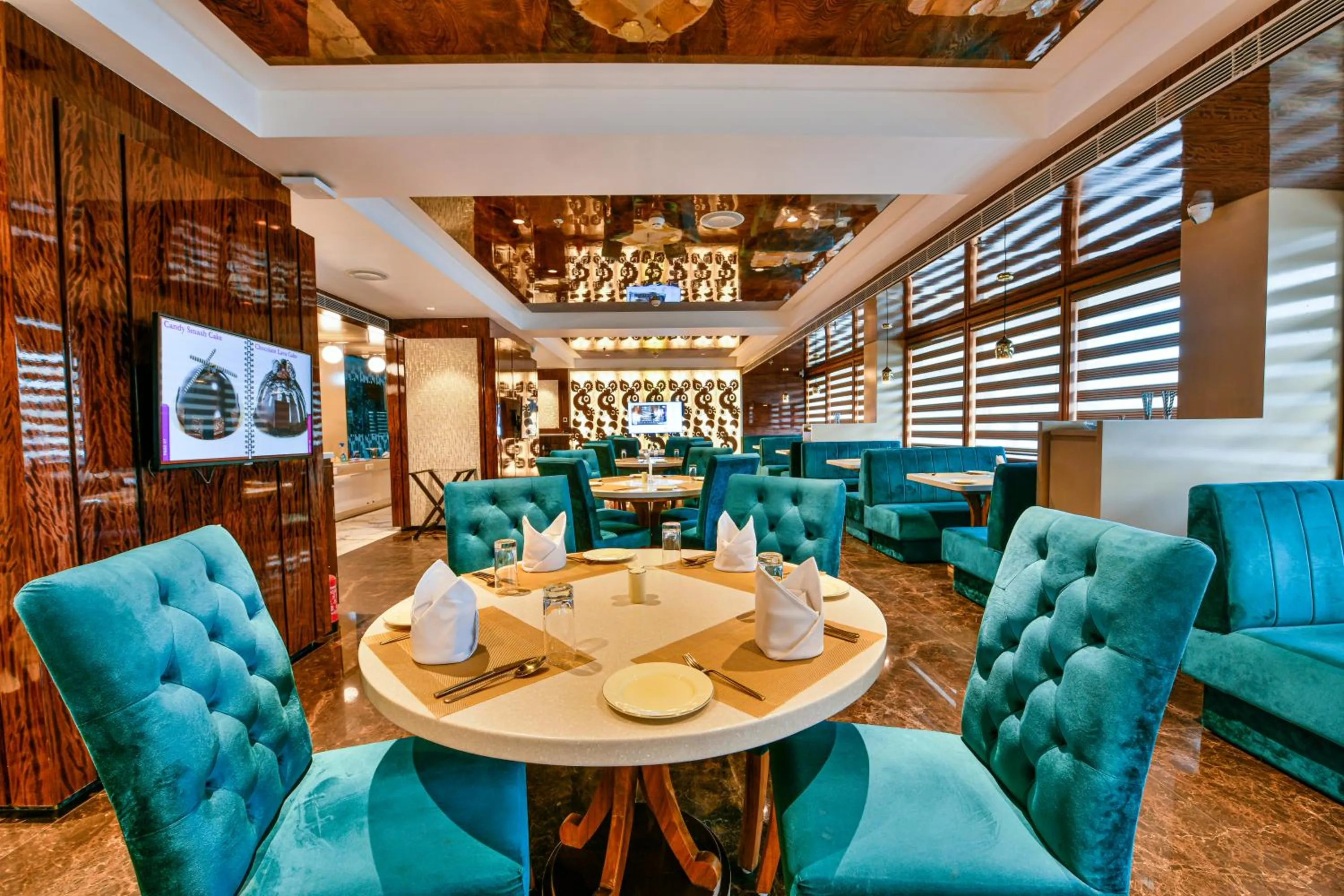 Restaurant/places to eat in Hotel RJ