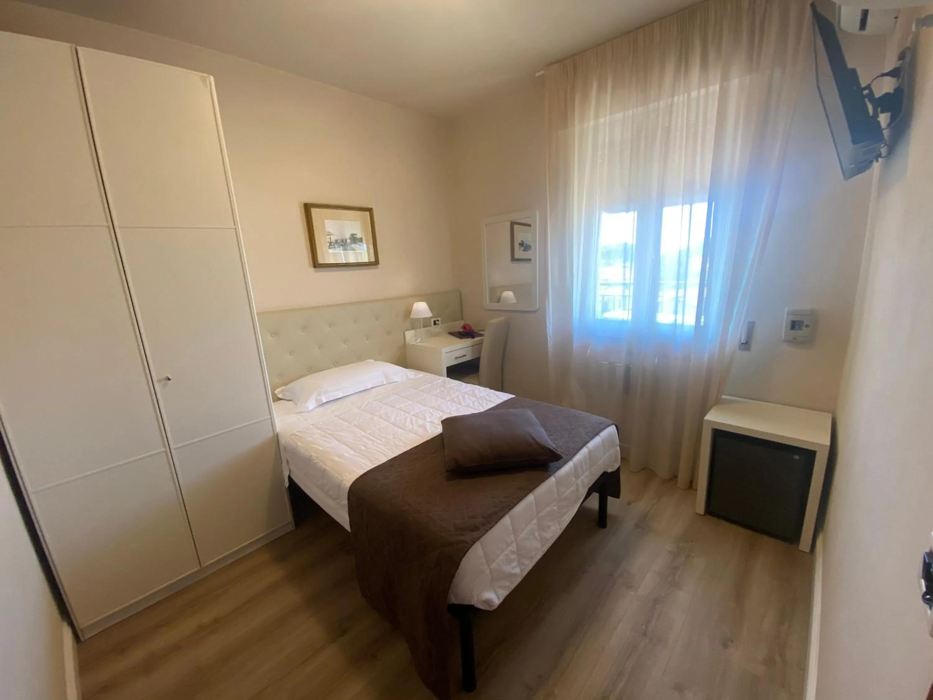 Bedroom, Bed in Hotel Nuova Sabrina