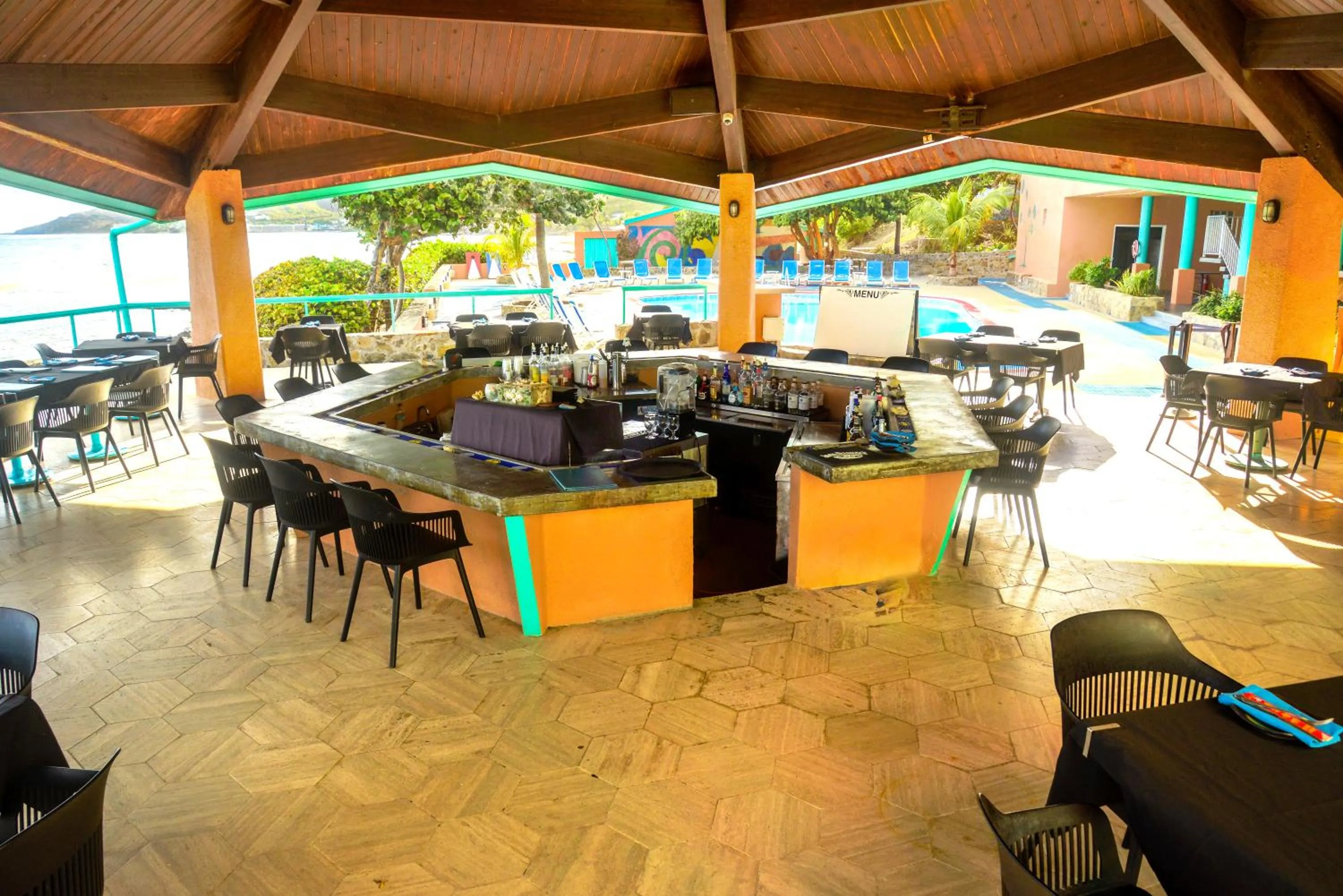 Restaurant/places to eat in Grapetree Bay Hotel and Villas