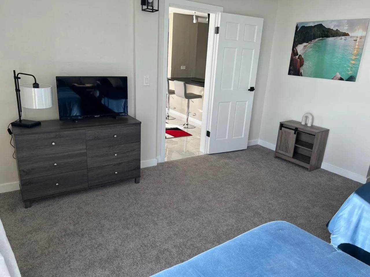 Bed in Stunning Views Best location in Hilo 2BR modern Condo