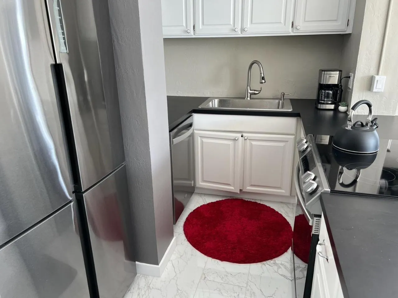 Stunning Views Best location in Hilo 2BR modern Condo