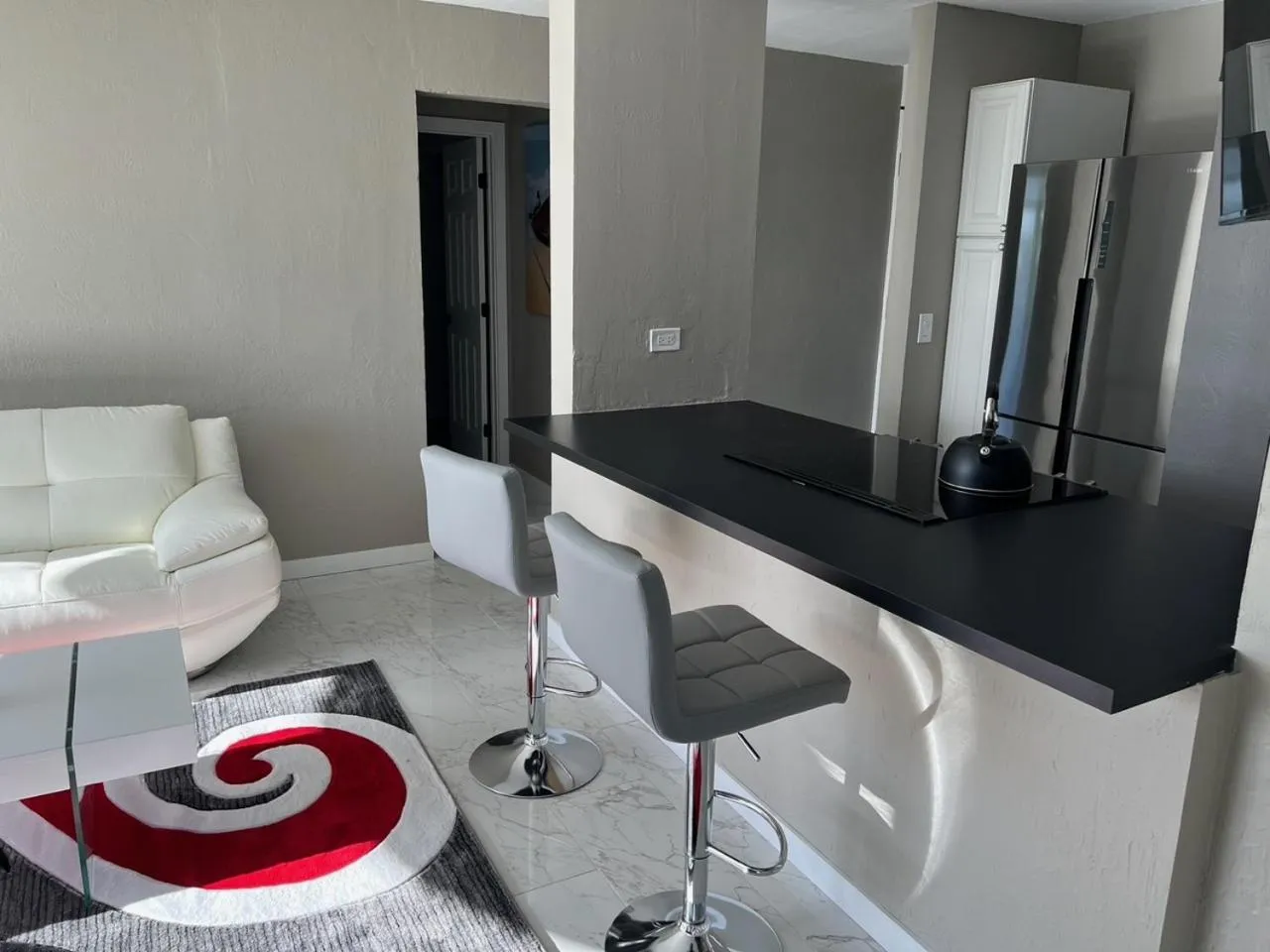 Stunning Views Best location in Hilo 2BR modern Condo