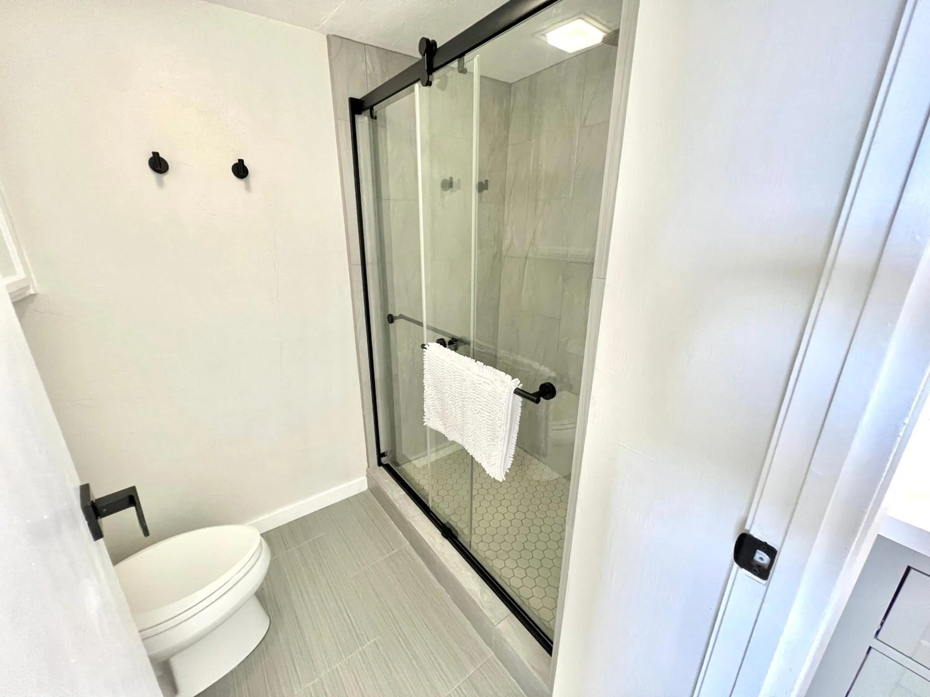 Stunning Views Best location in Hilo 2BR modern Condo