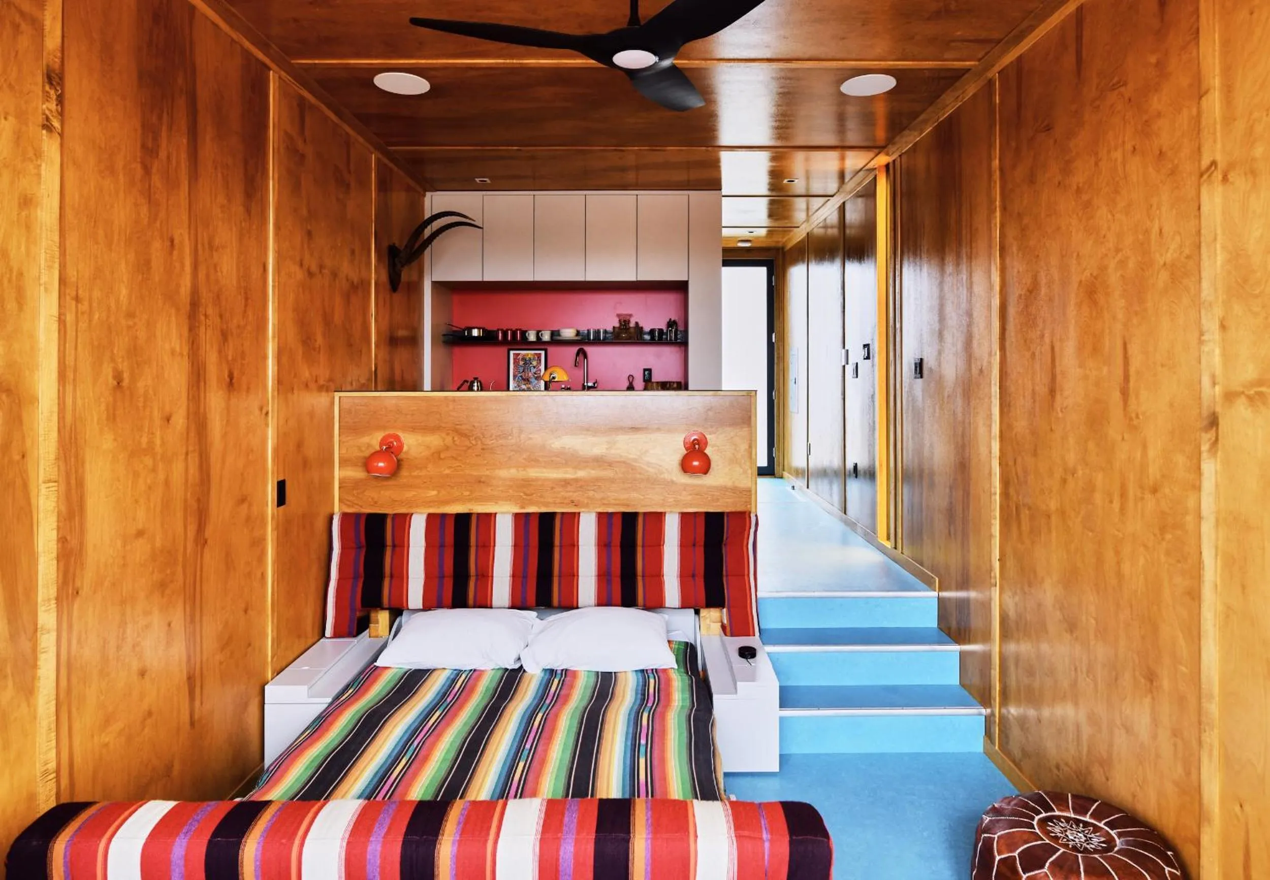 Photo of the whole room in El Cosmico