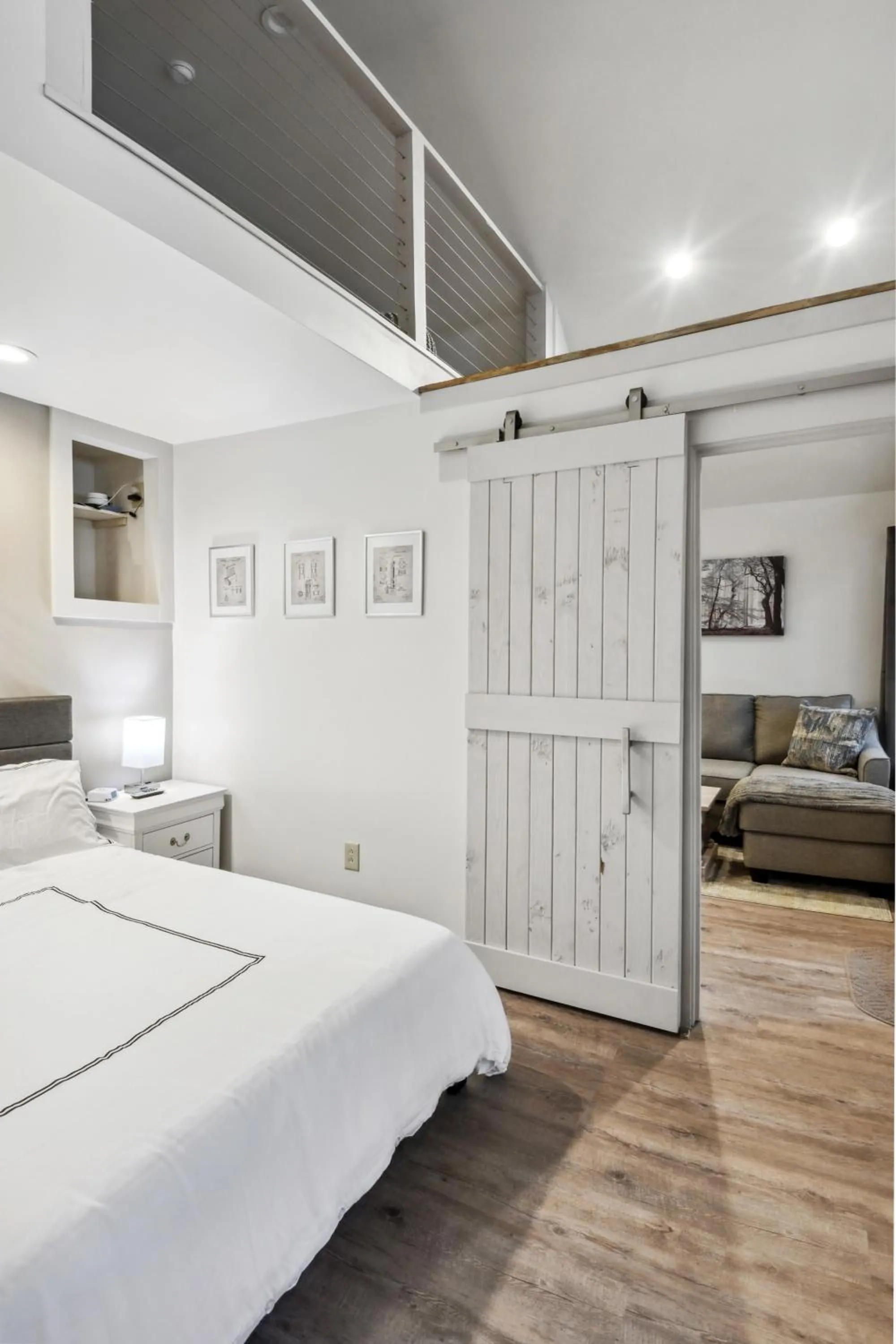 Bedroom, Bed in Whiskey on the River