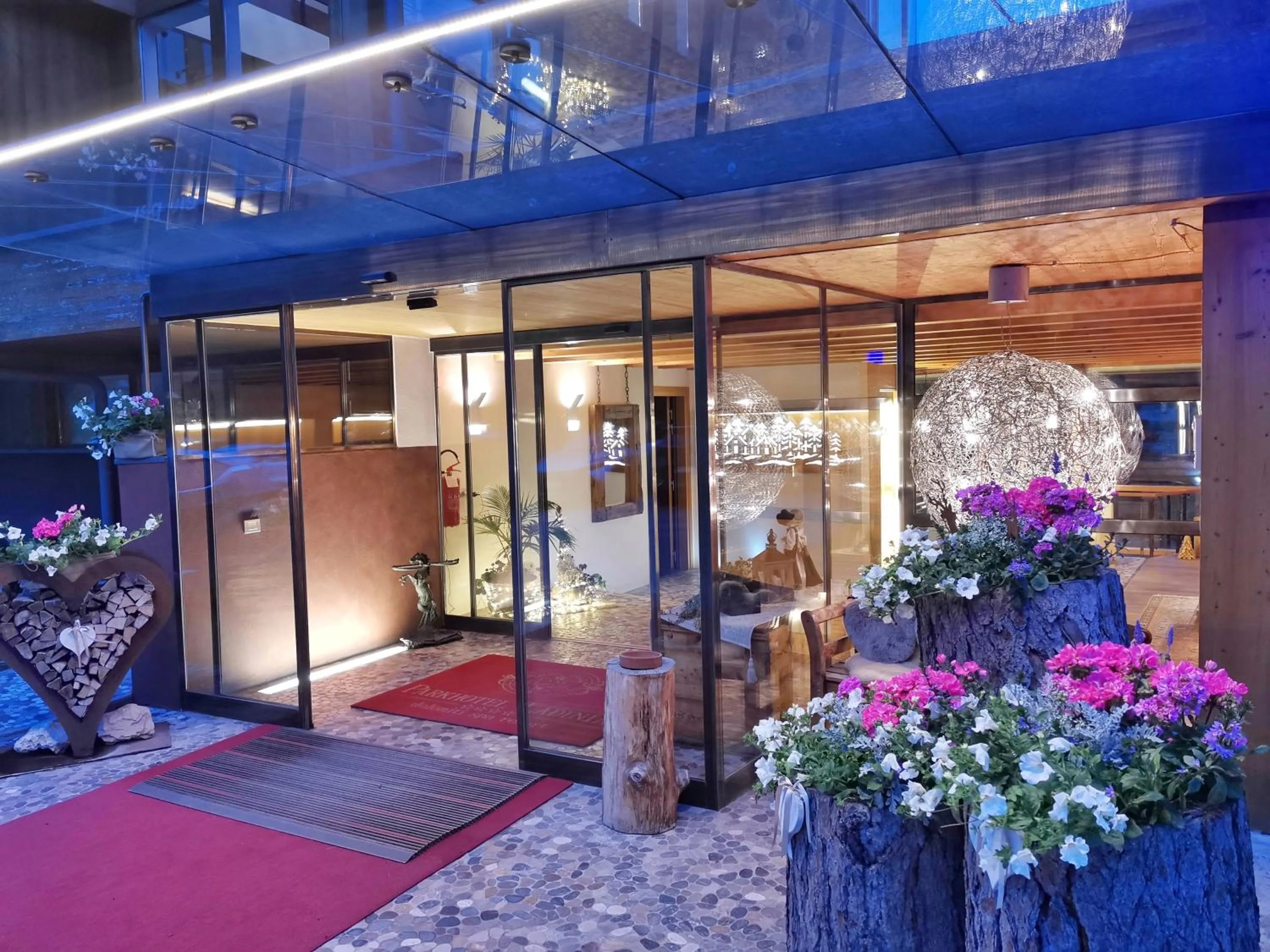 Facade/entrance in Parkhotel Ladinia