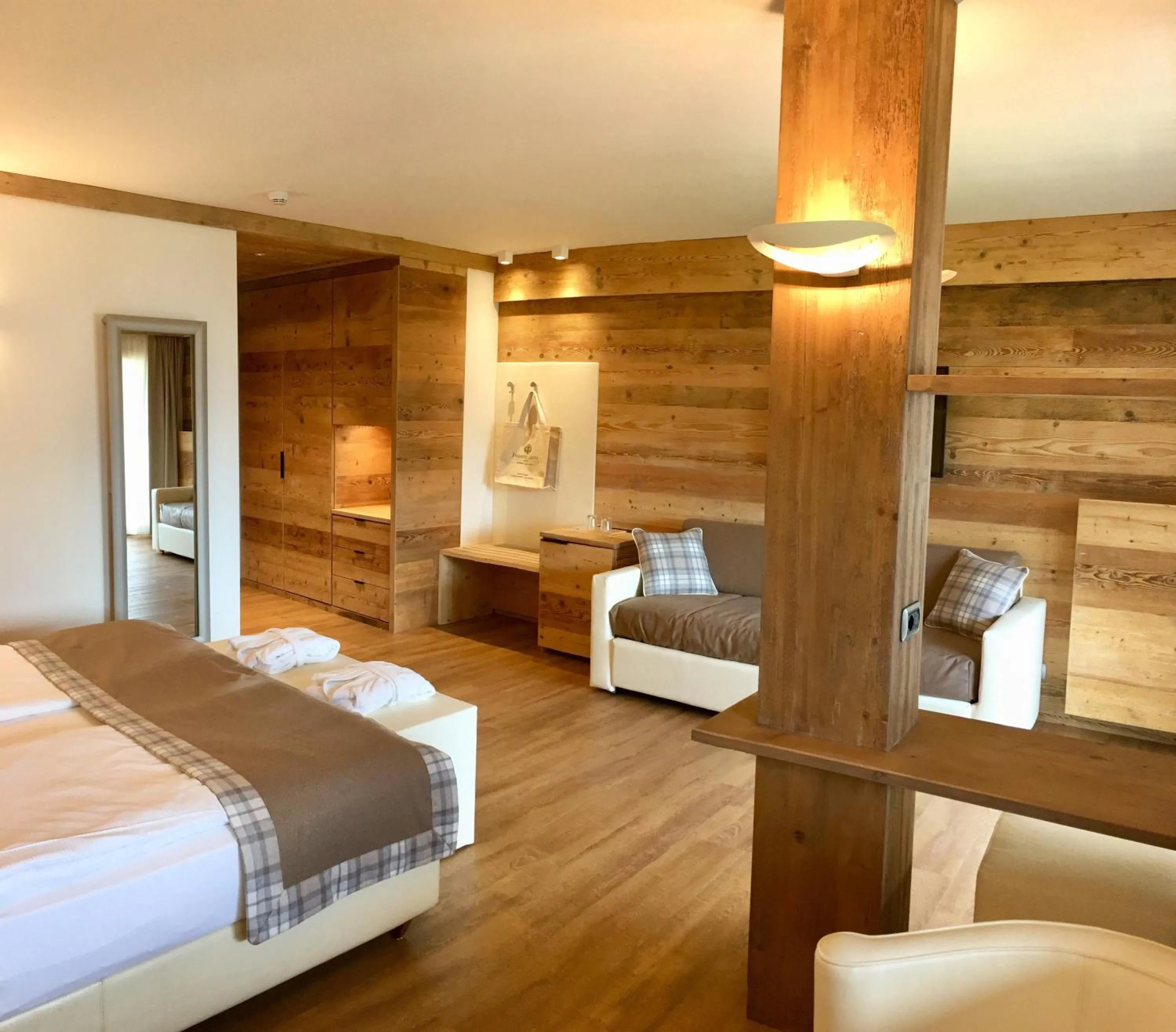 Decorative detail, Bed in Parkhotel Ladinia