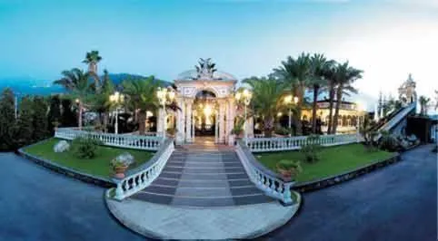 Facade/entrance in Grand Hotel La Sonrisa
