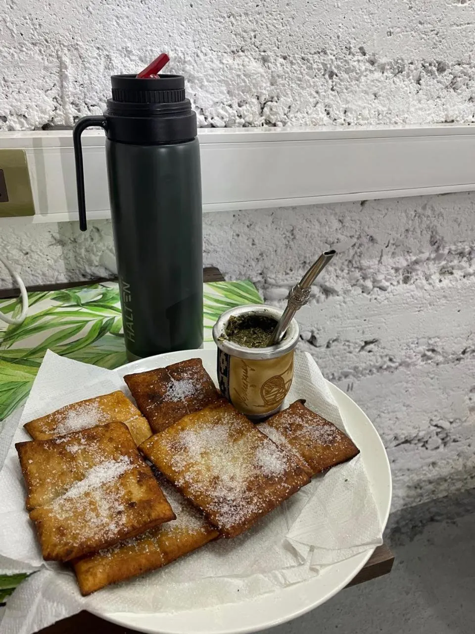 Coffee/tea facilities in TQCaleta Providencia Barrio Italia