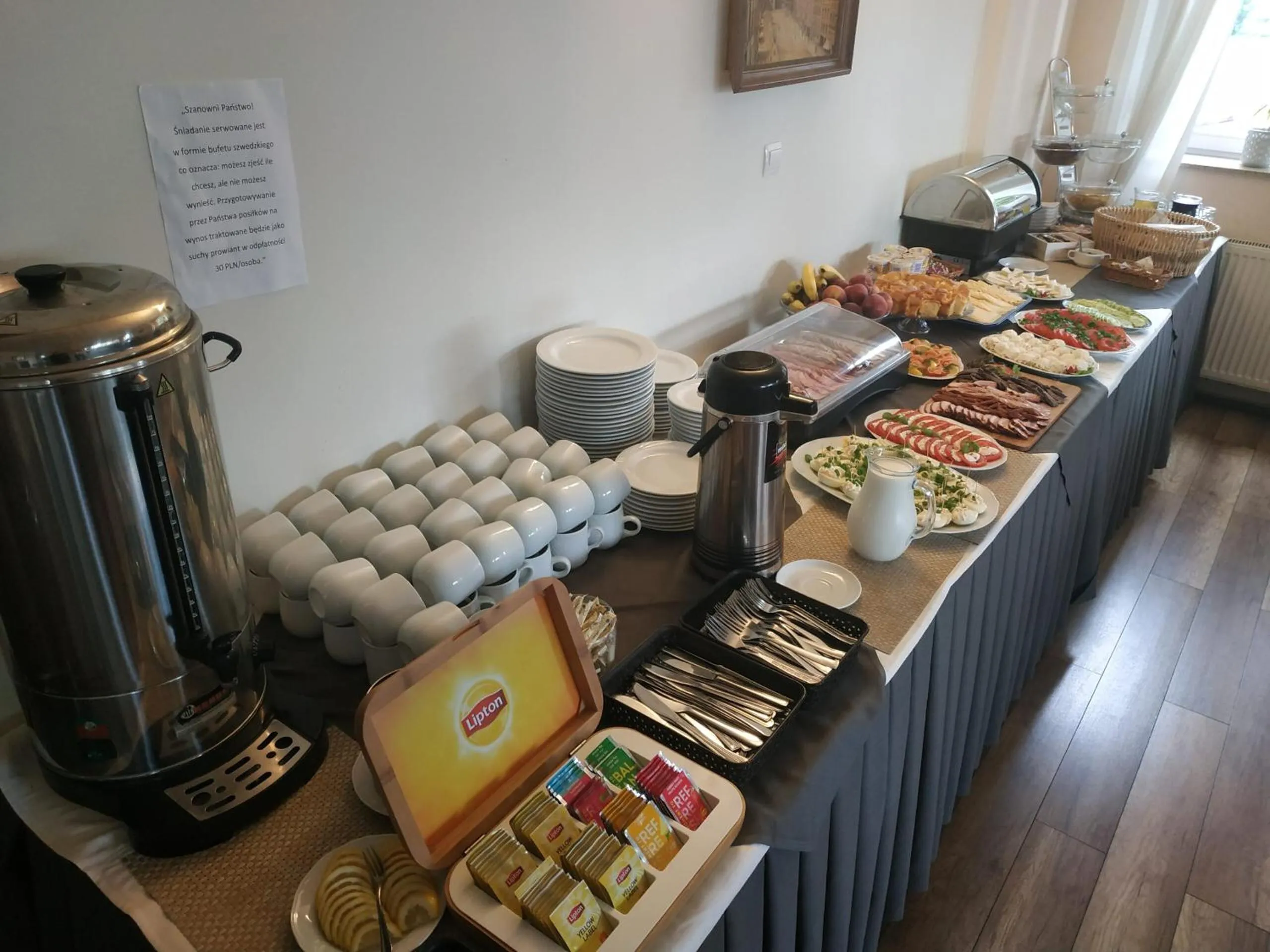 Breakfast in Villa Pascal