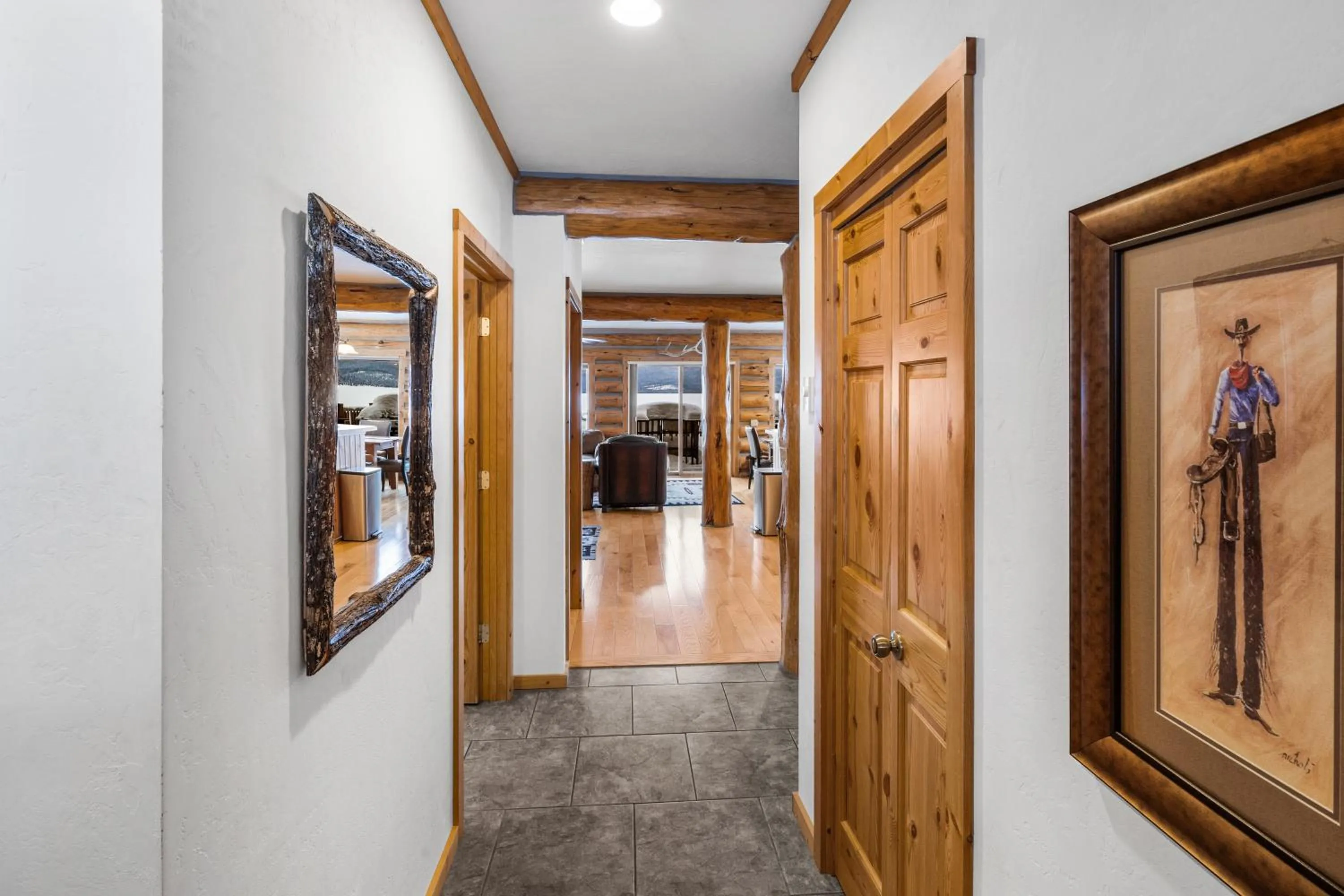 Living room in King's Cabin