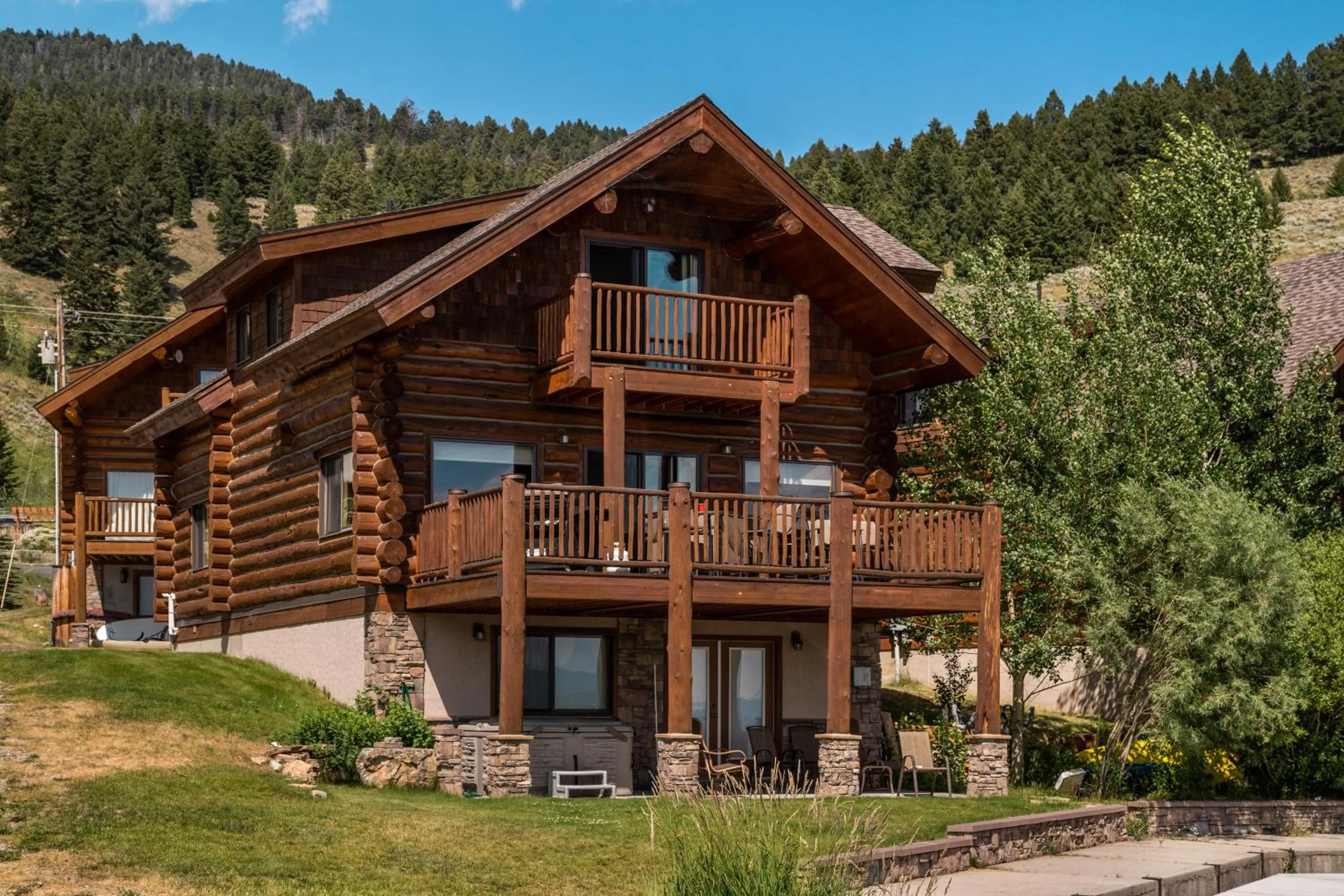 Property building in King's Cabin