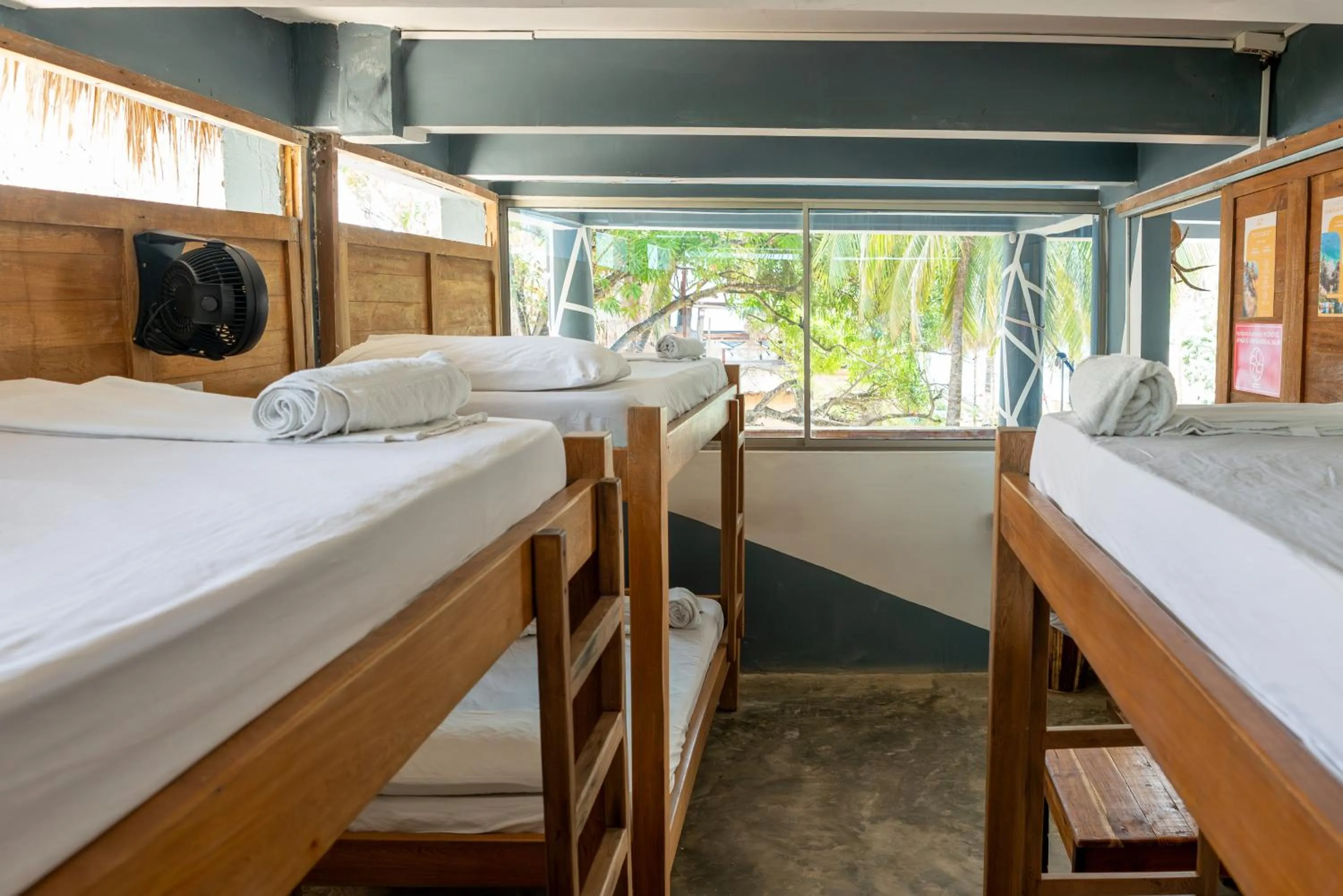 Photo of the whole room, Bed in La Playita Isla Fuerte