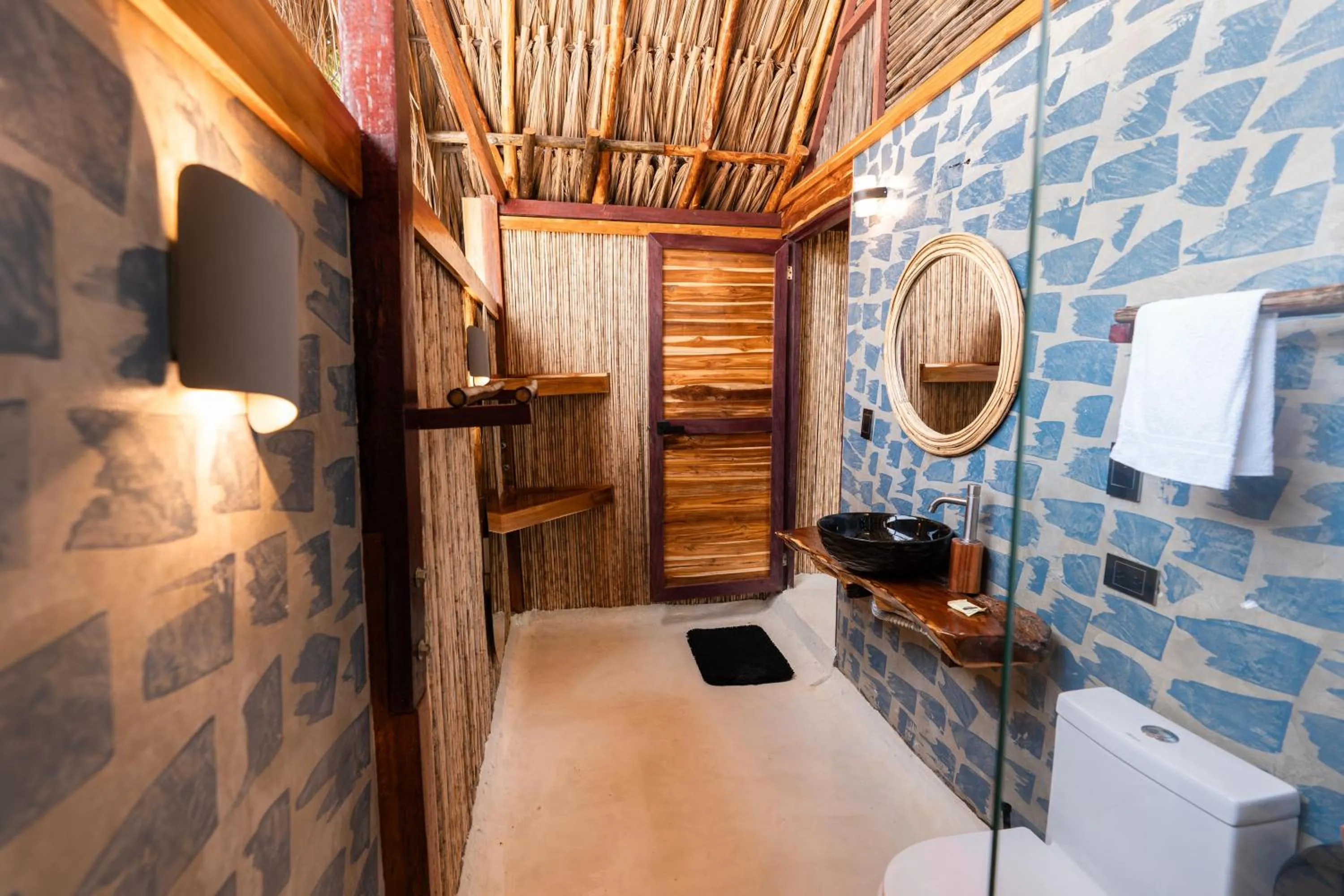 Bathroom in La Playita Isla Fuerte