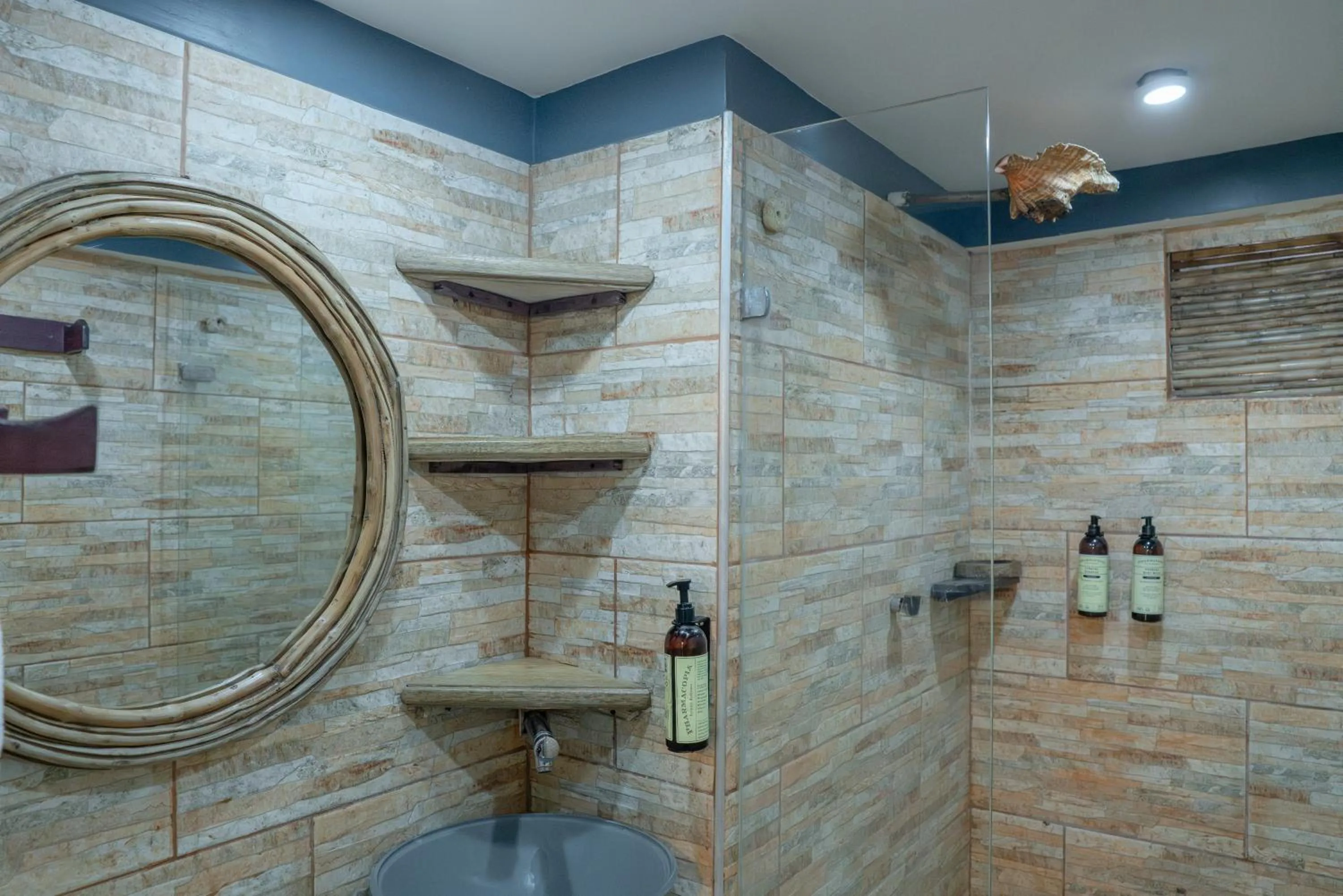 Shower in La Playita Isla Fuerte