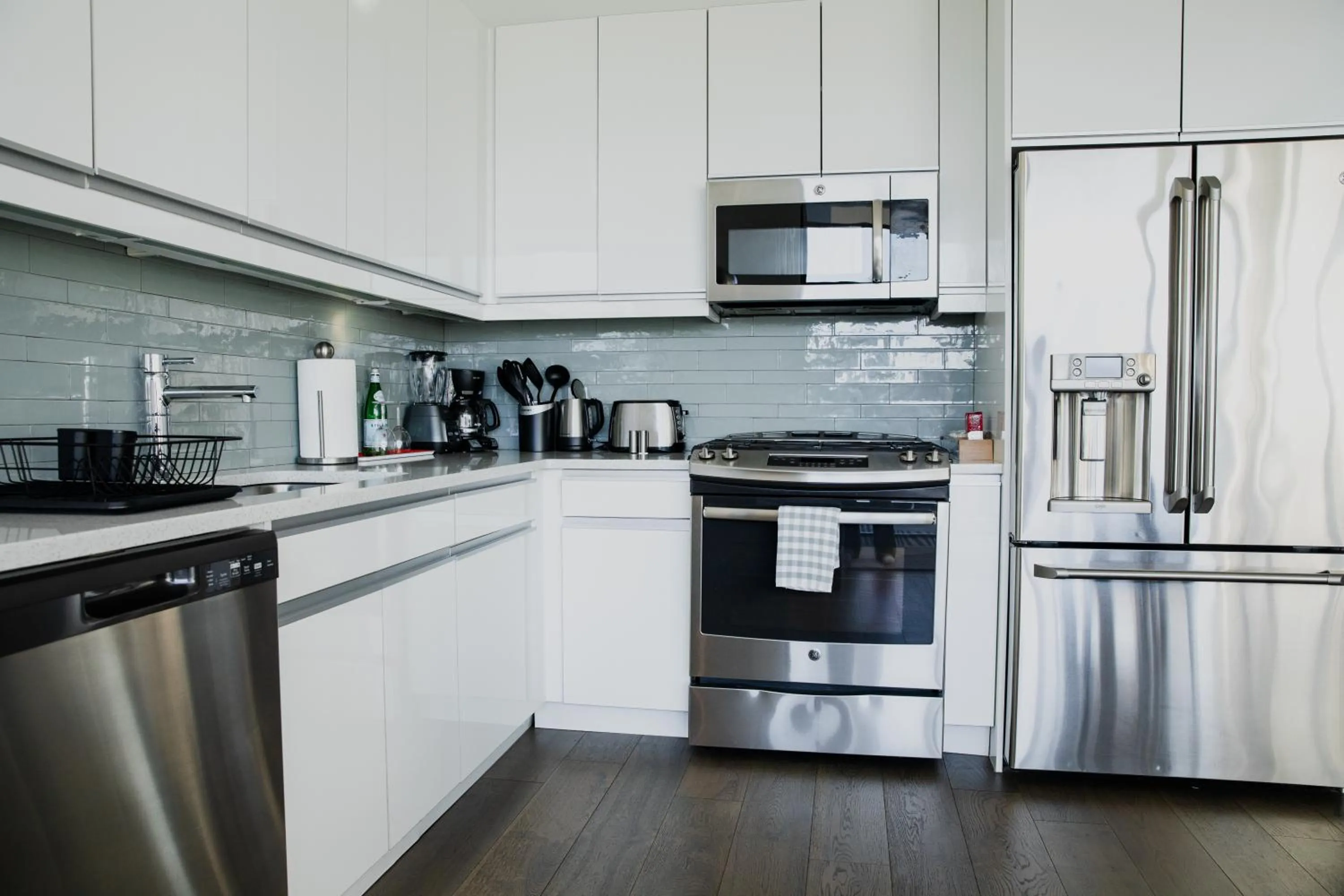 Kitchen or kitchenette in Dharma Home Suites Hoboken