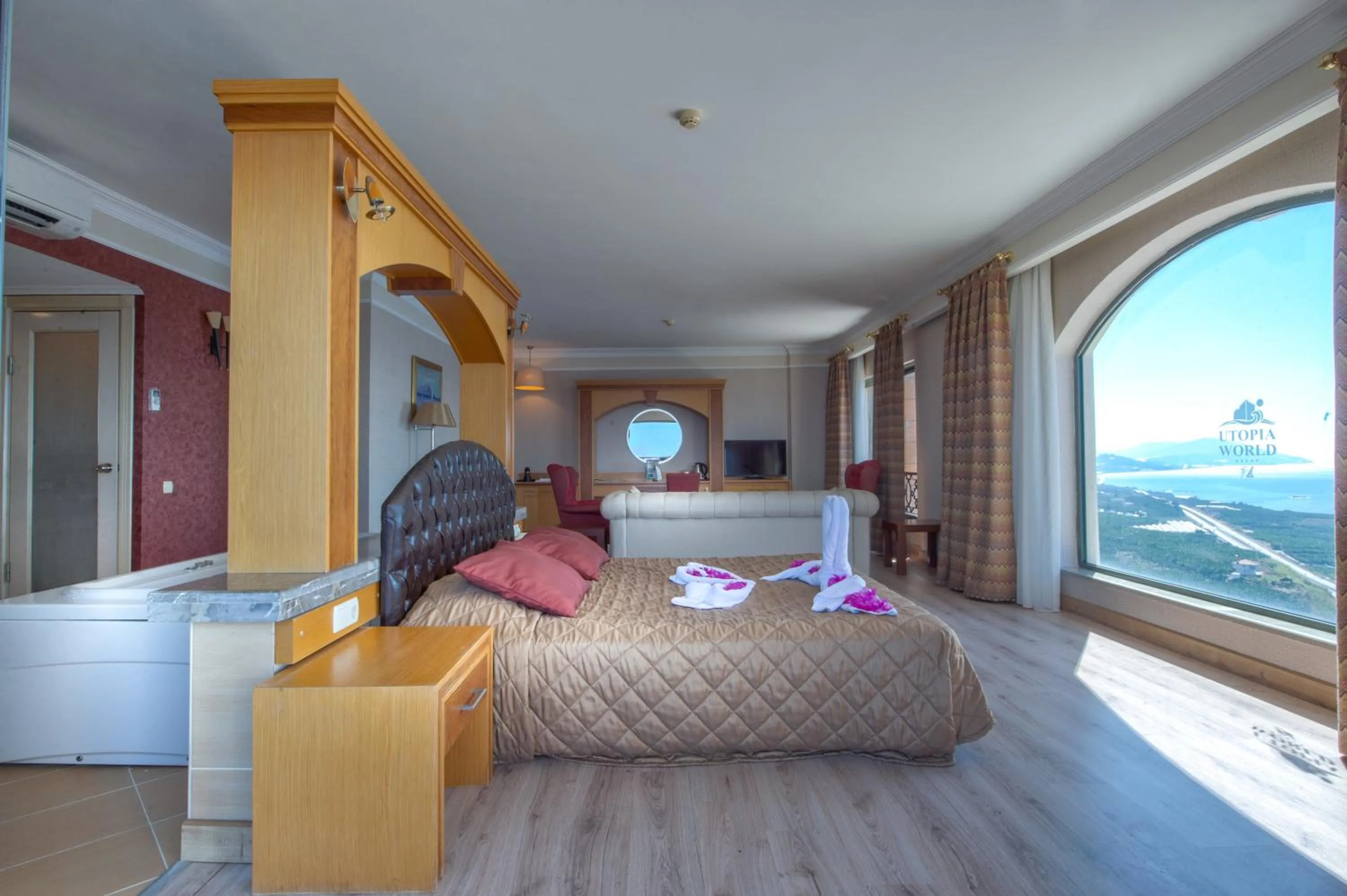 Photo of the whole room in Utopia World