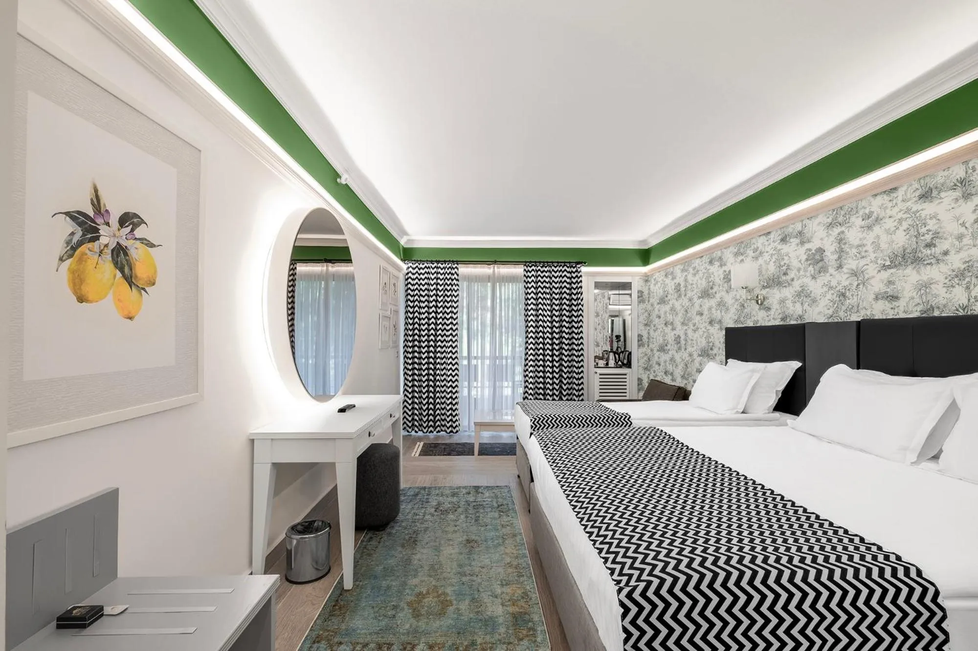 Photo of the whole room, Bed in Utopia World