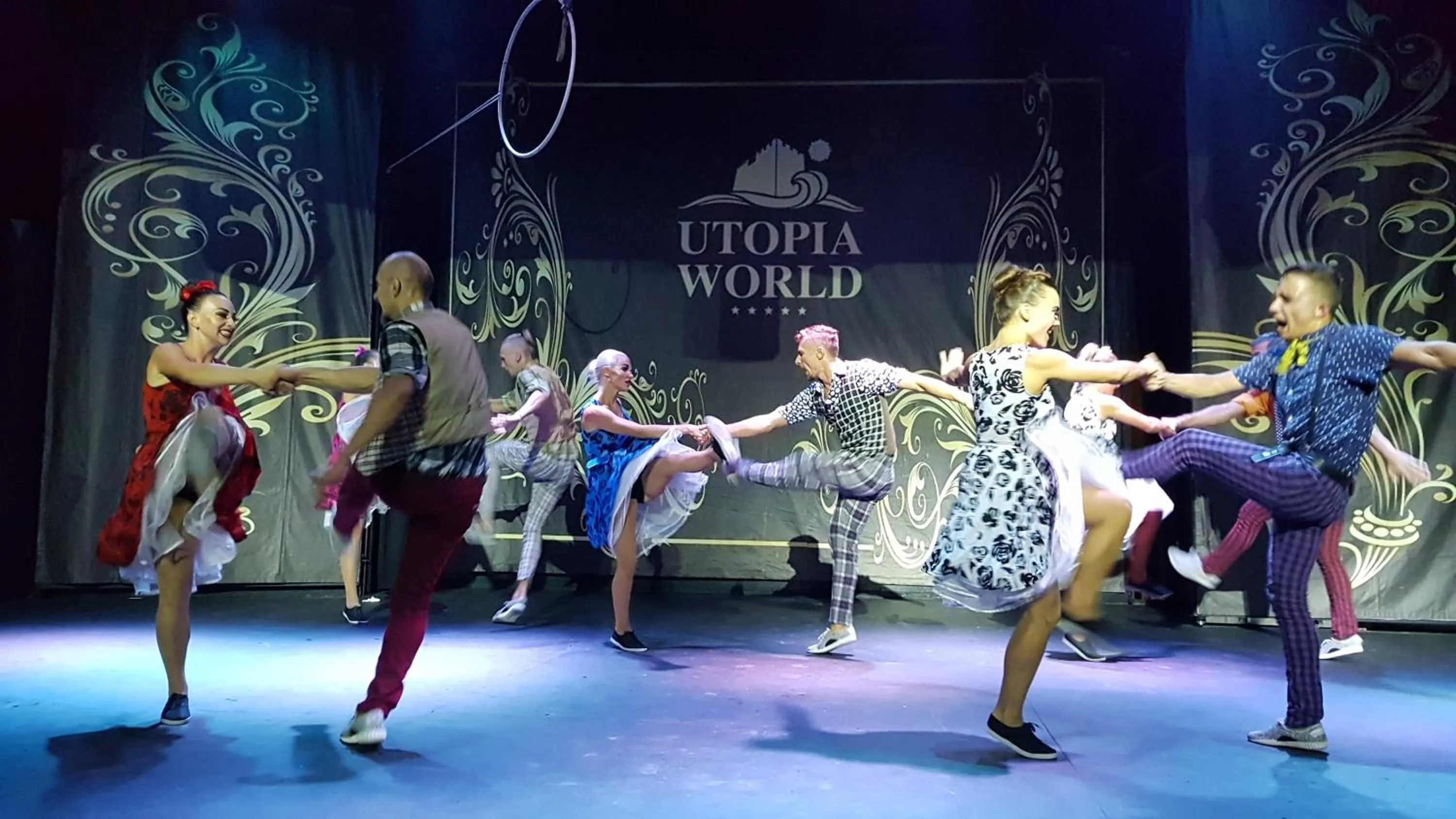 Evening entertainment in Utopia World