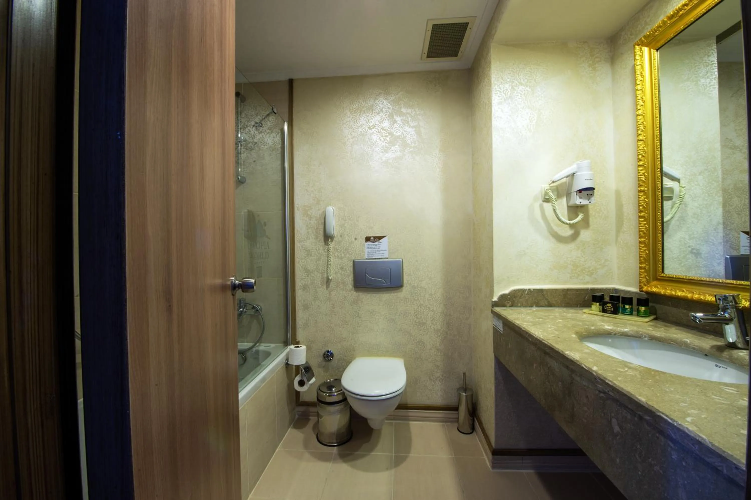 Bathroom in Utopia World