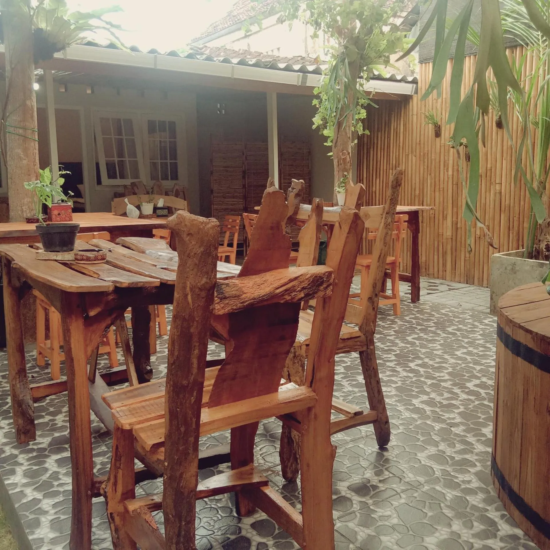 Dining area in The Bloomy House