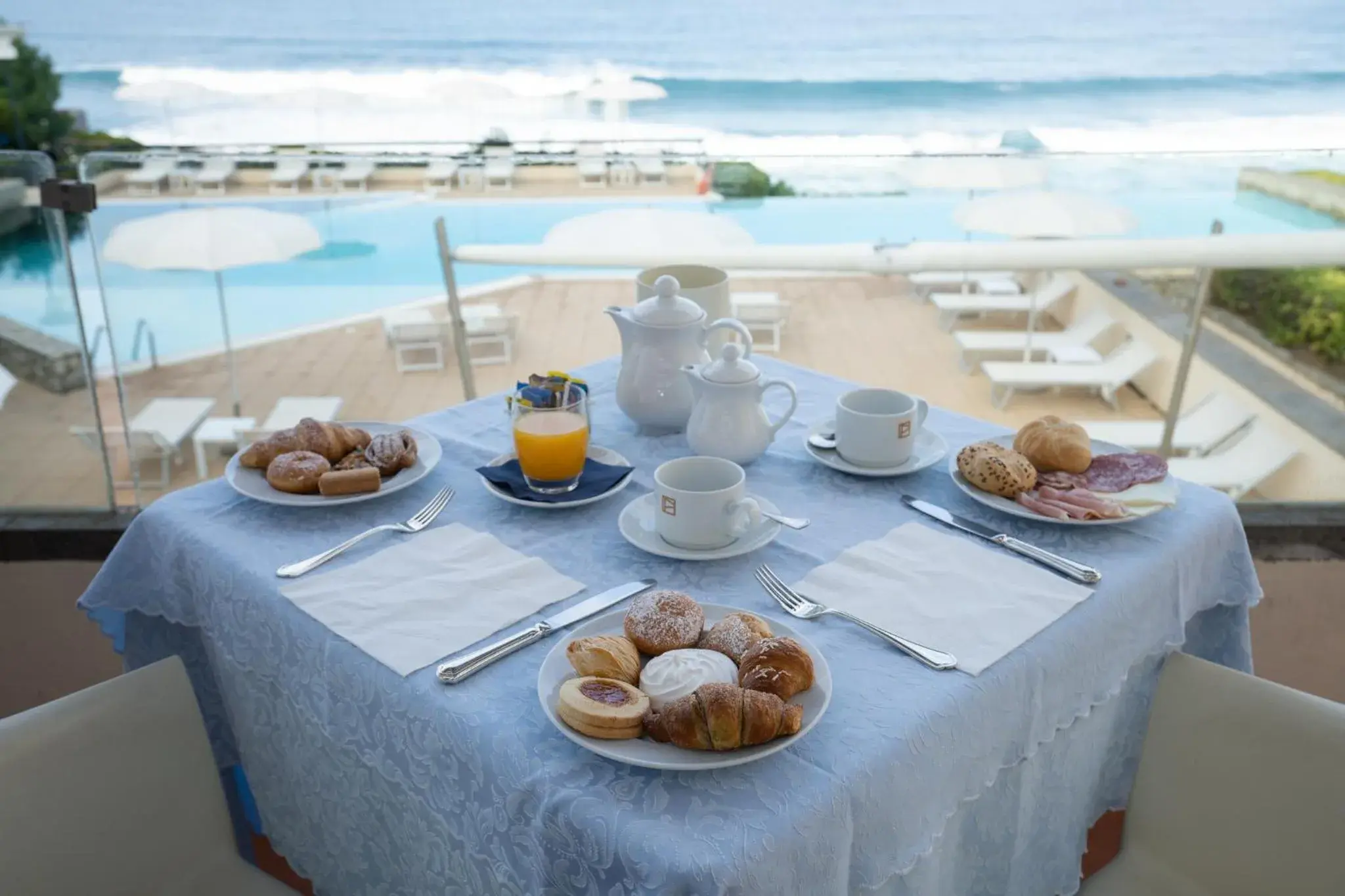 Breakfast in Grand Hotel San Pietro Breakfast in Grand Hotel San Pietro