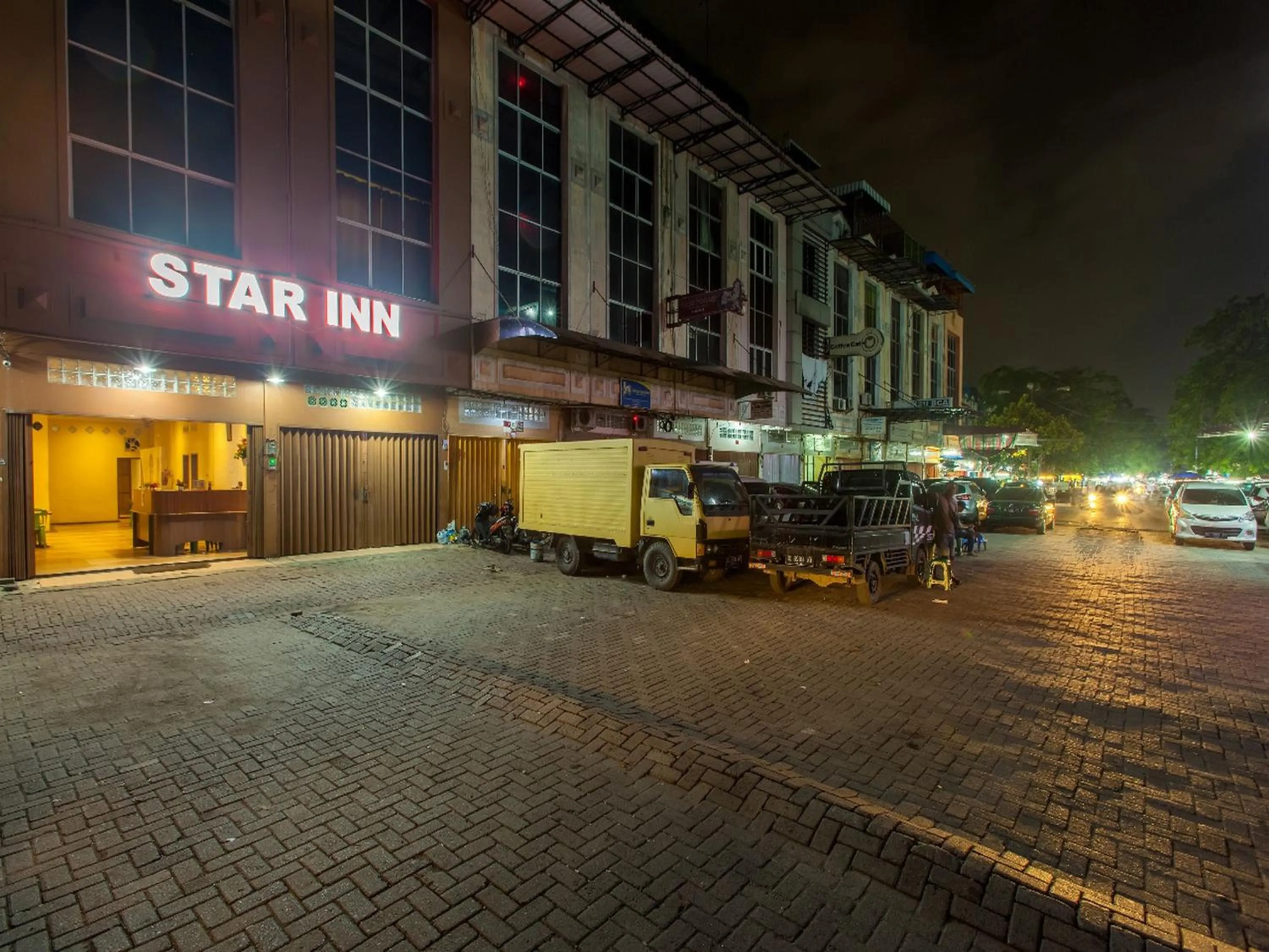 Facade/entrance in Star Inn Medan