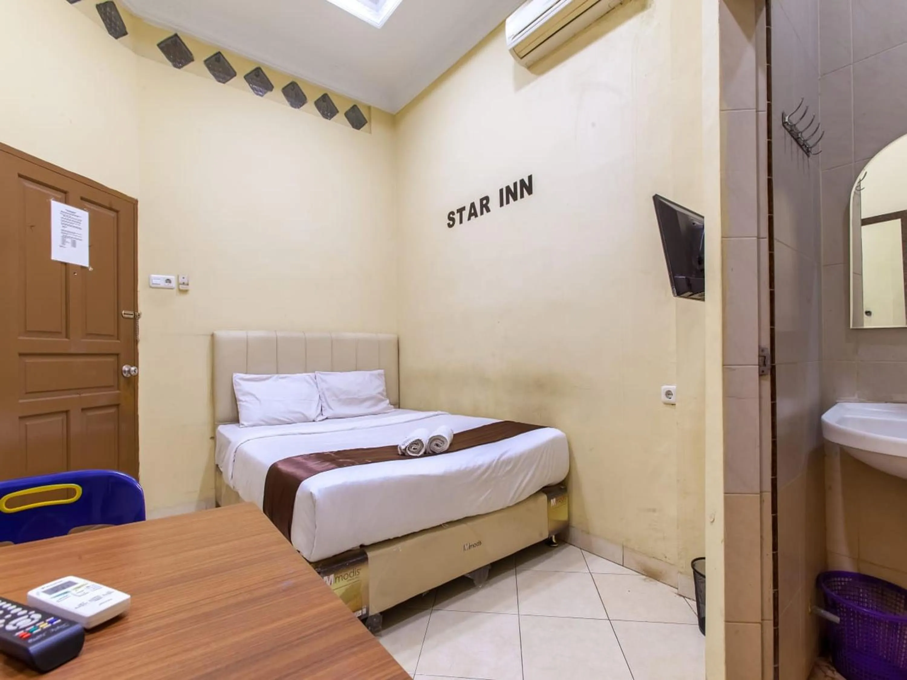 Bedroom, Bed in Star Inn Medan