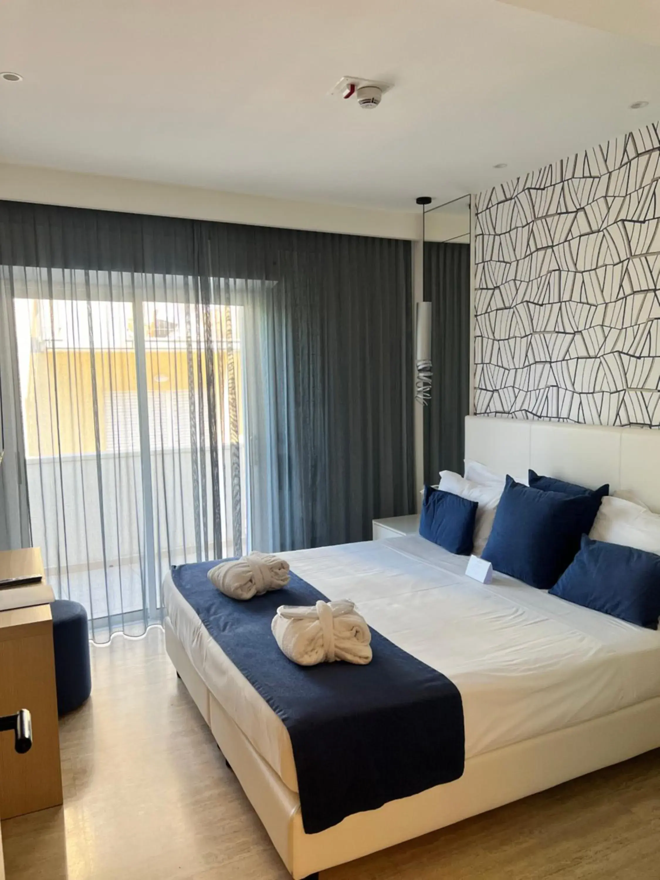 Bedroom, Bed in Astoria Suite Hotel