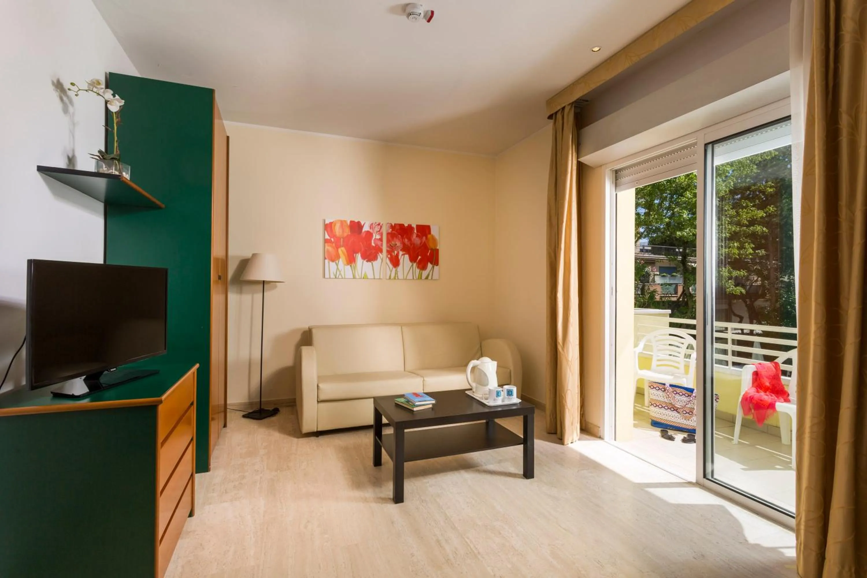 Photo of the whole room in Astoria Suite Hotel