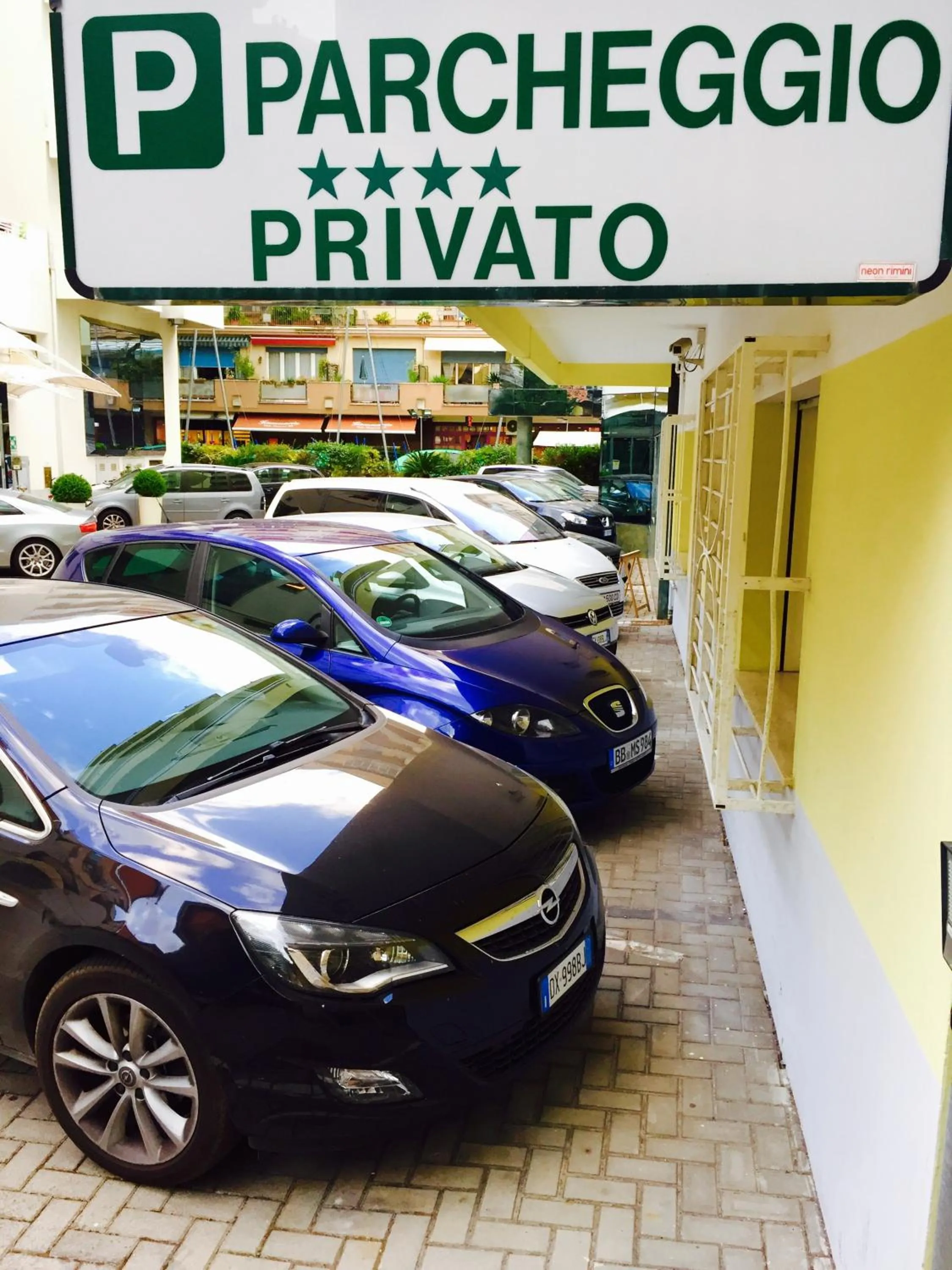 Area and facilities in Astoria Suite Hotel