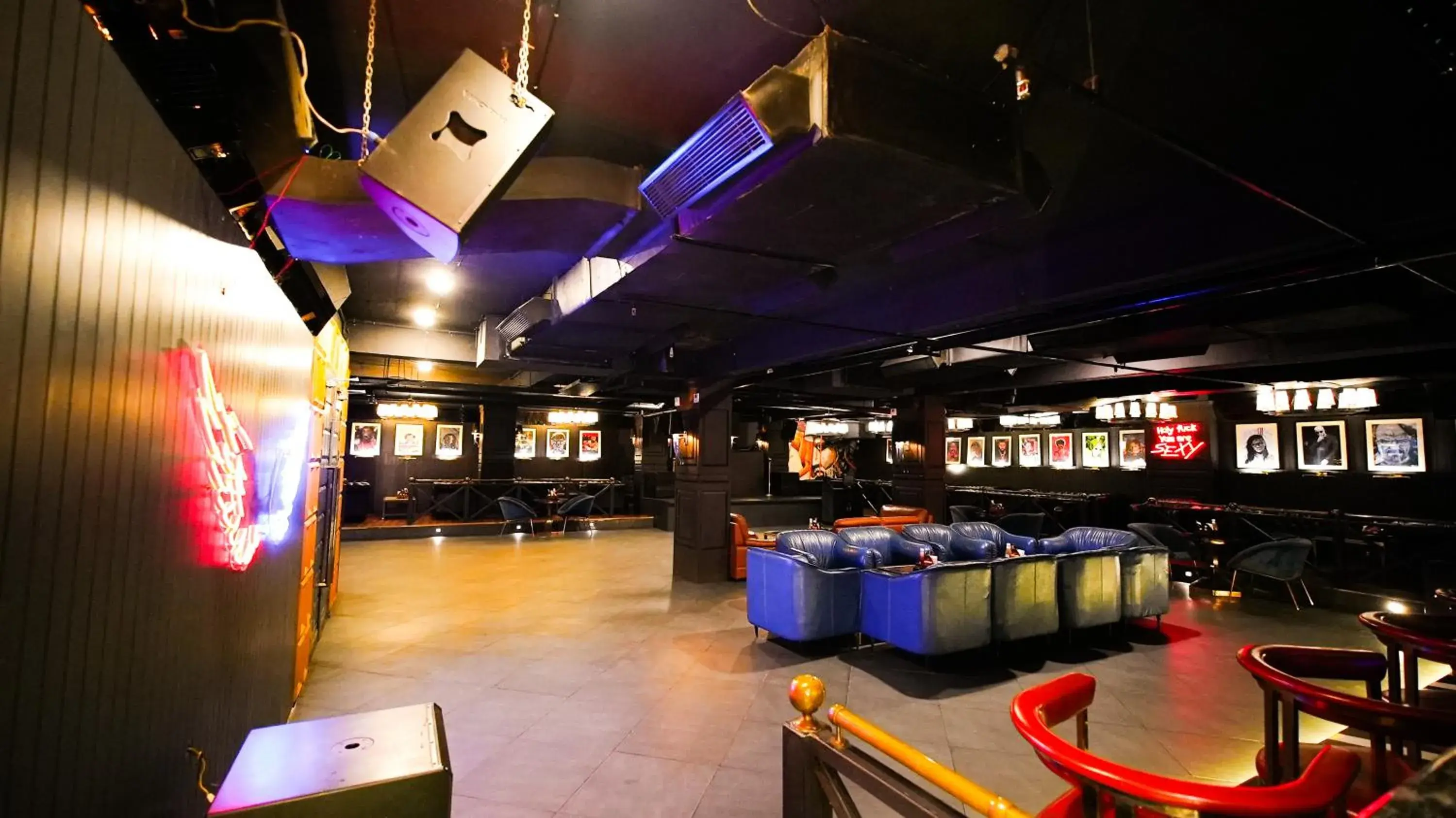 Lounge or bar in Dazzling Lounge or bar in Dazzling